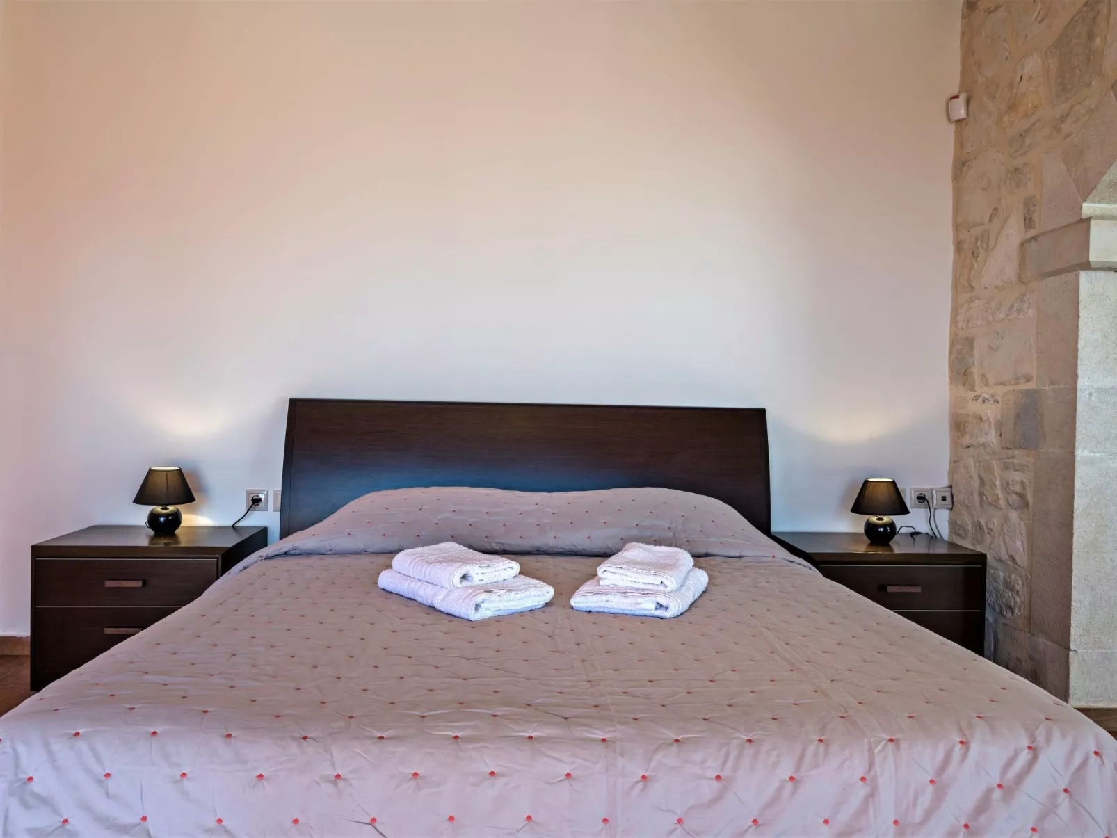 Villa Zeus mit privatem Pool und Jacuzzi-Binnen