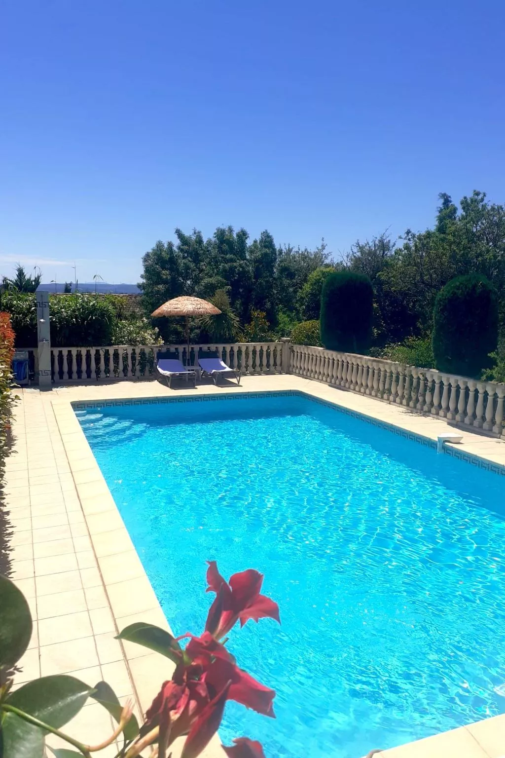 In La Livinière mit Großer Terrasse