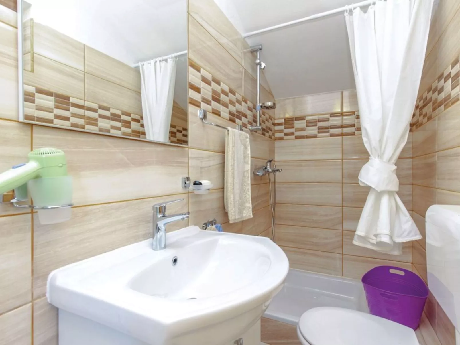 Villa "Haus mit pool" mit eigenem Pool-Image-tags.info