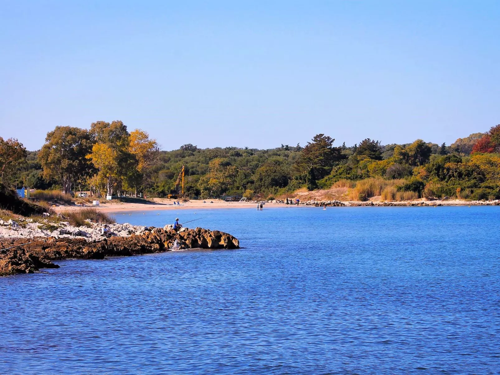 Geräumige Wohnung mit zwei Schlafzimmern in der Nähe des Sandstrandes
