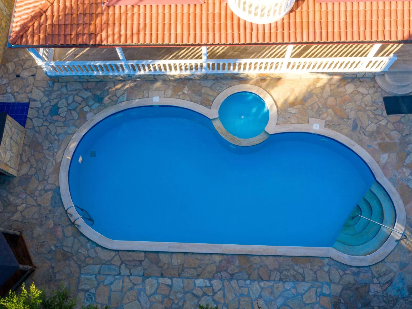 Mit Garten, Grill und Terrasse-Buiten