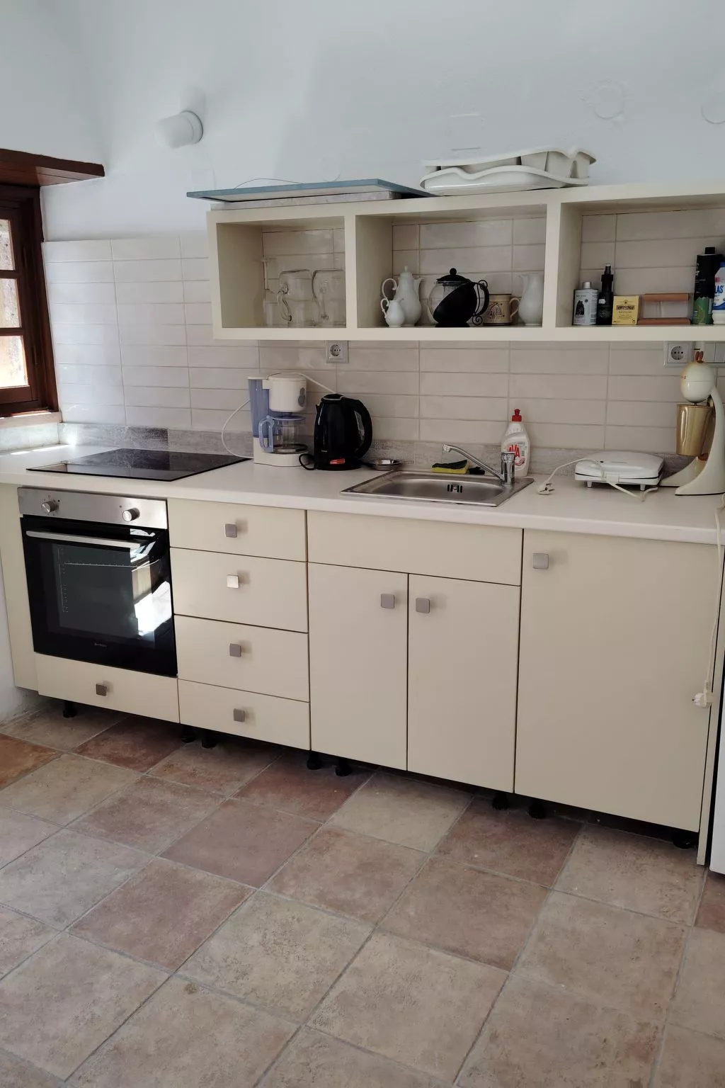 "Goulas" mit Blick auf das Wasser-Binnen