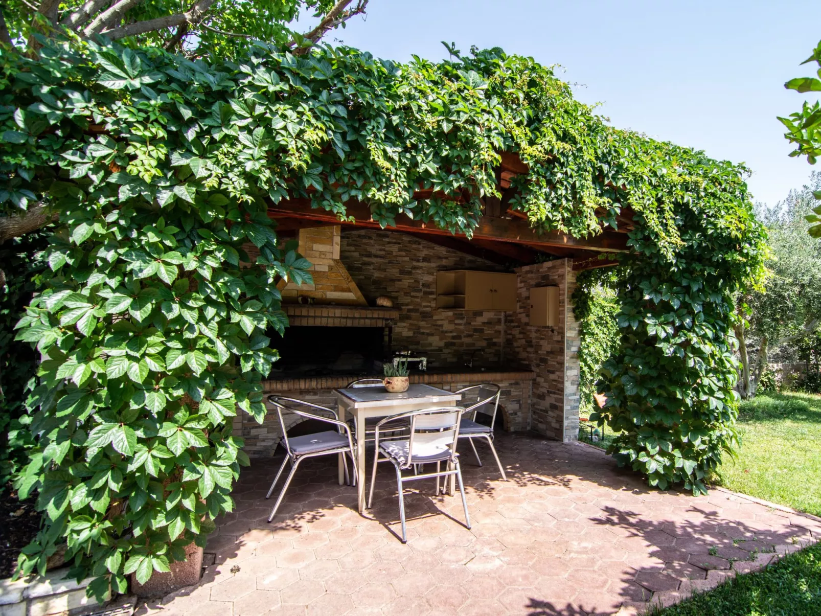 "Villa Rodon" mit privatem Pool-Buiten