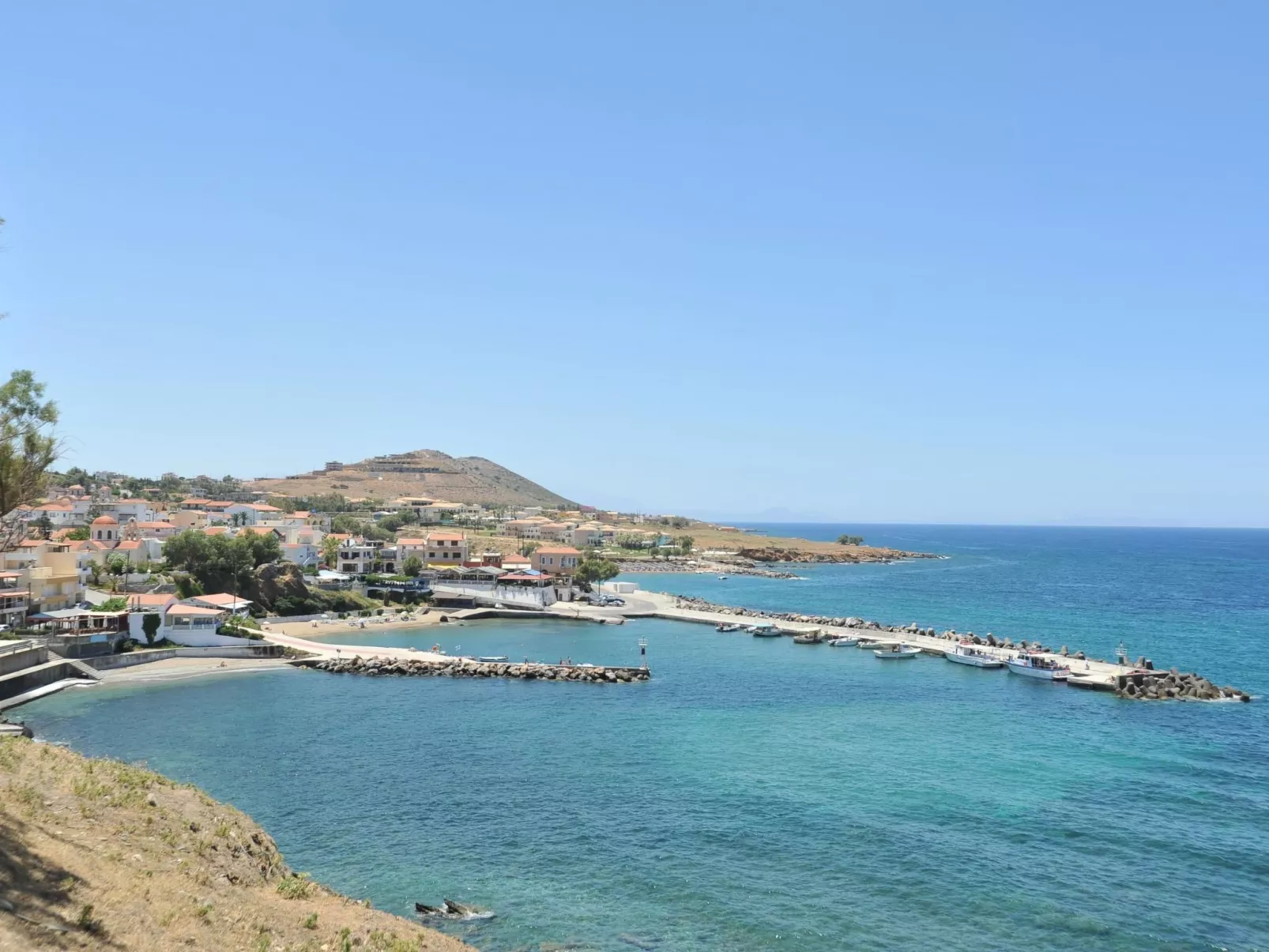 Schönes Haus in Panormos mit kleinem Garten