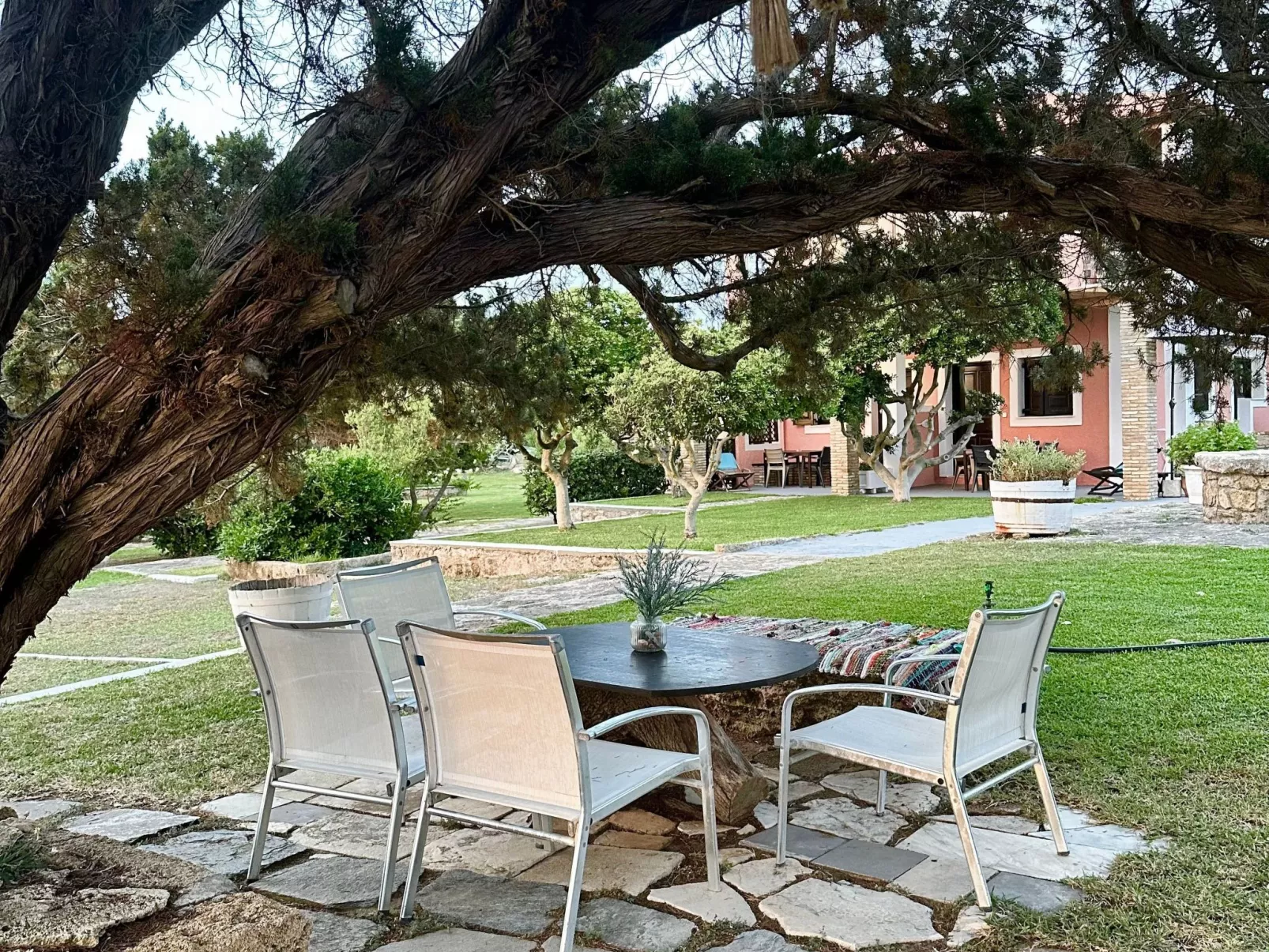 Apartment mit Meer- und Gartenblick - Genari Beach-Image-tags.info