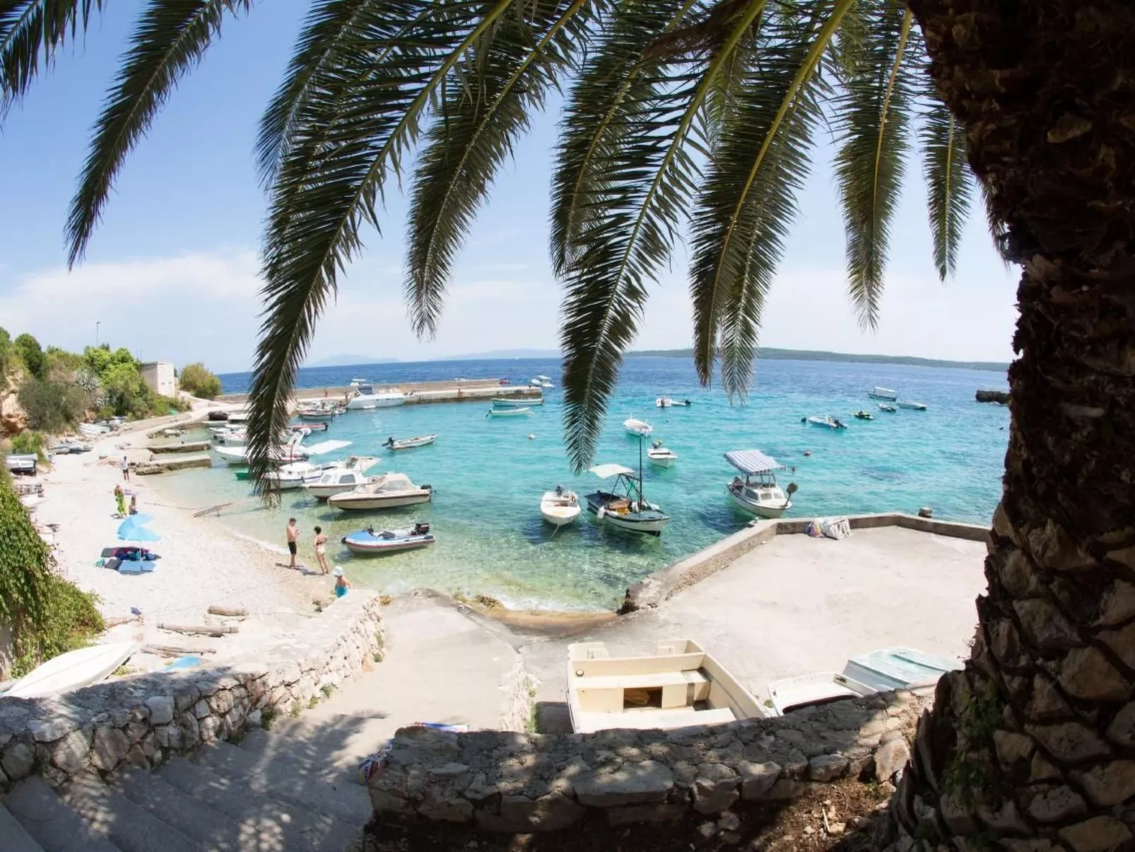 Appartement mit Blick auf das Wasser-Image-tags.info