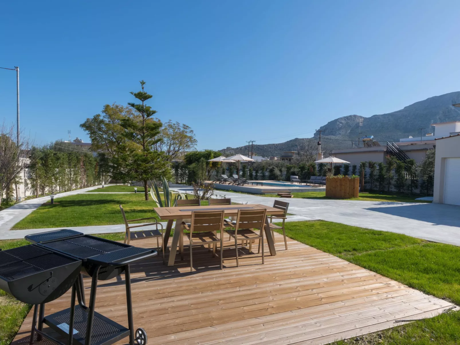 Geräumige Villa Evelyn für 10 Personen mit Pool-Buiten