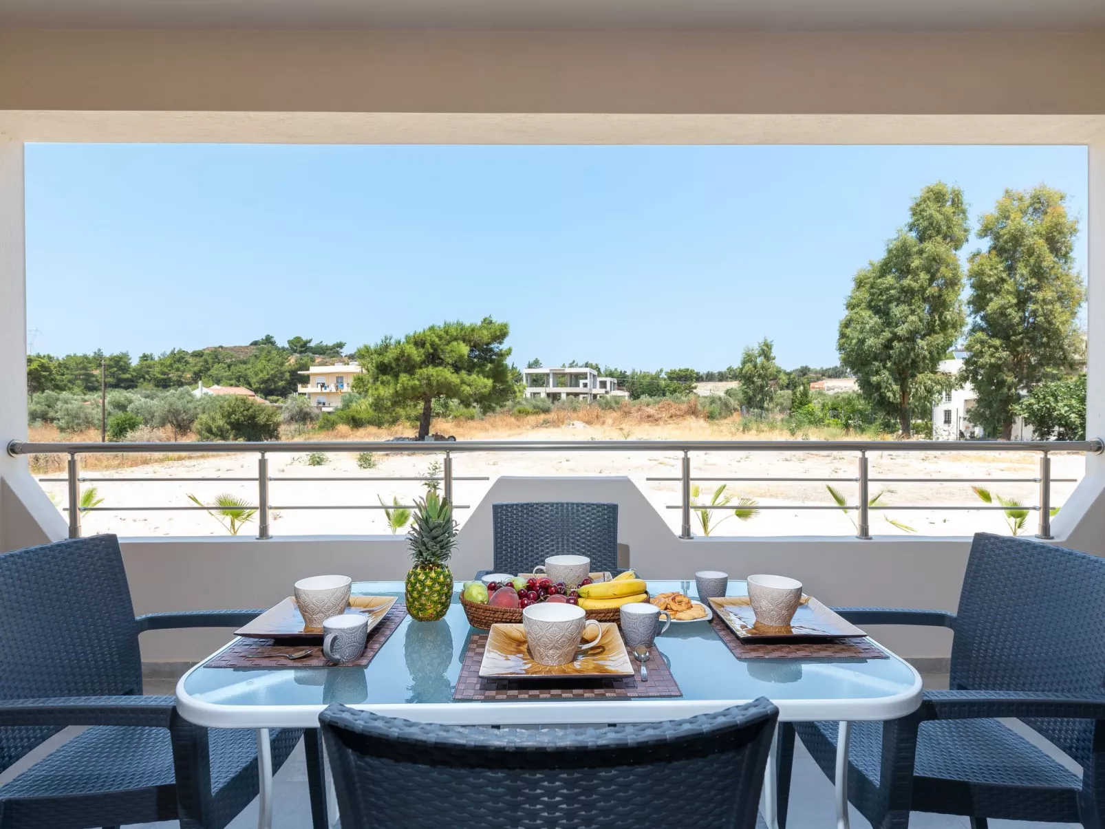 Sun's Reach Villa mit Schwimmbad-Image-tags.info