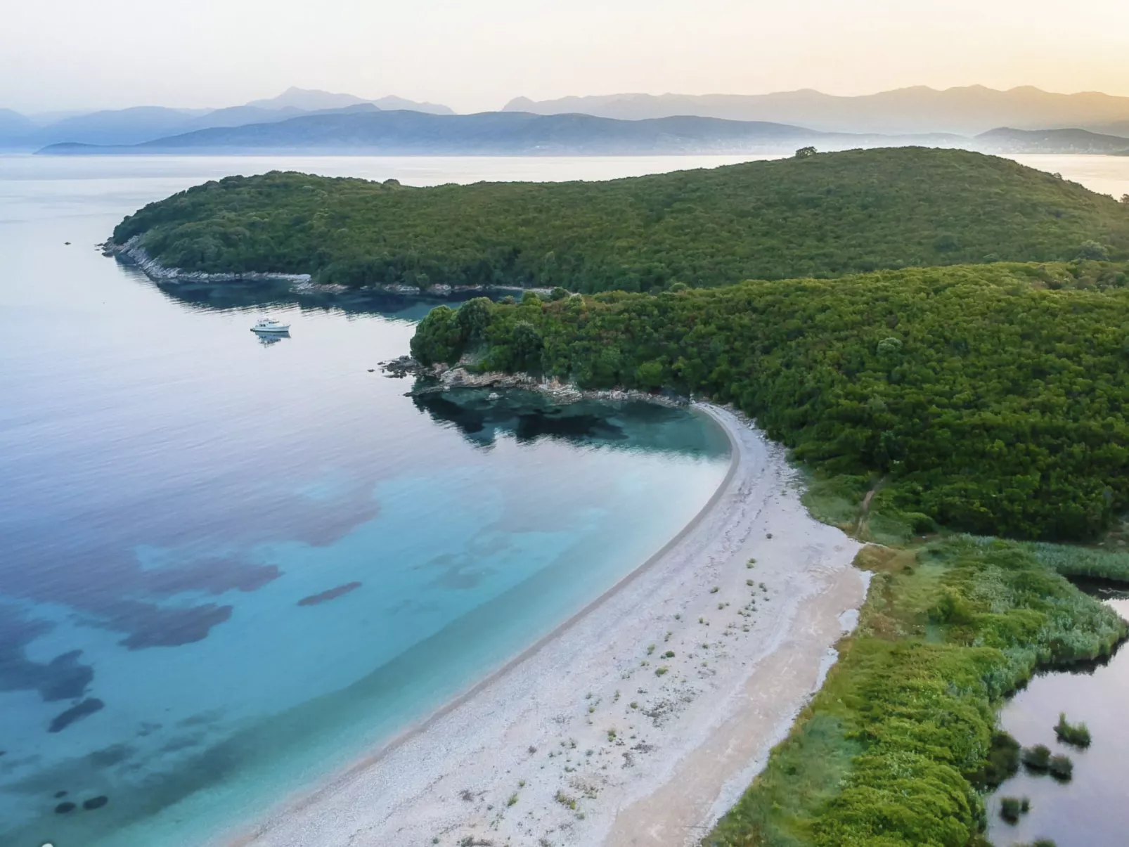 "Zeus" mit Infinity Pool-Buiten