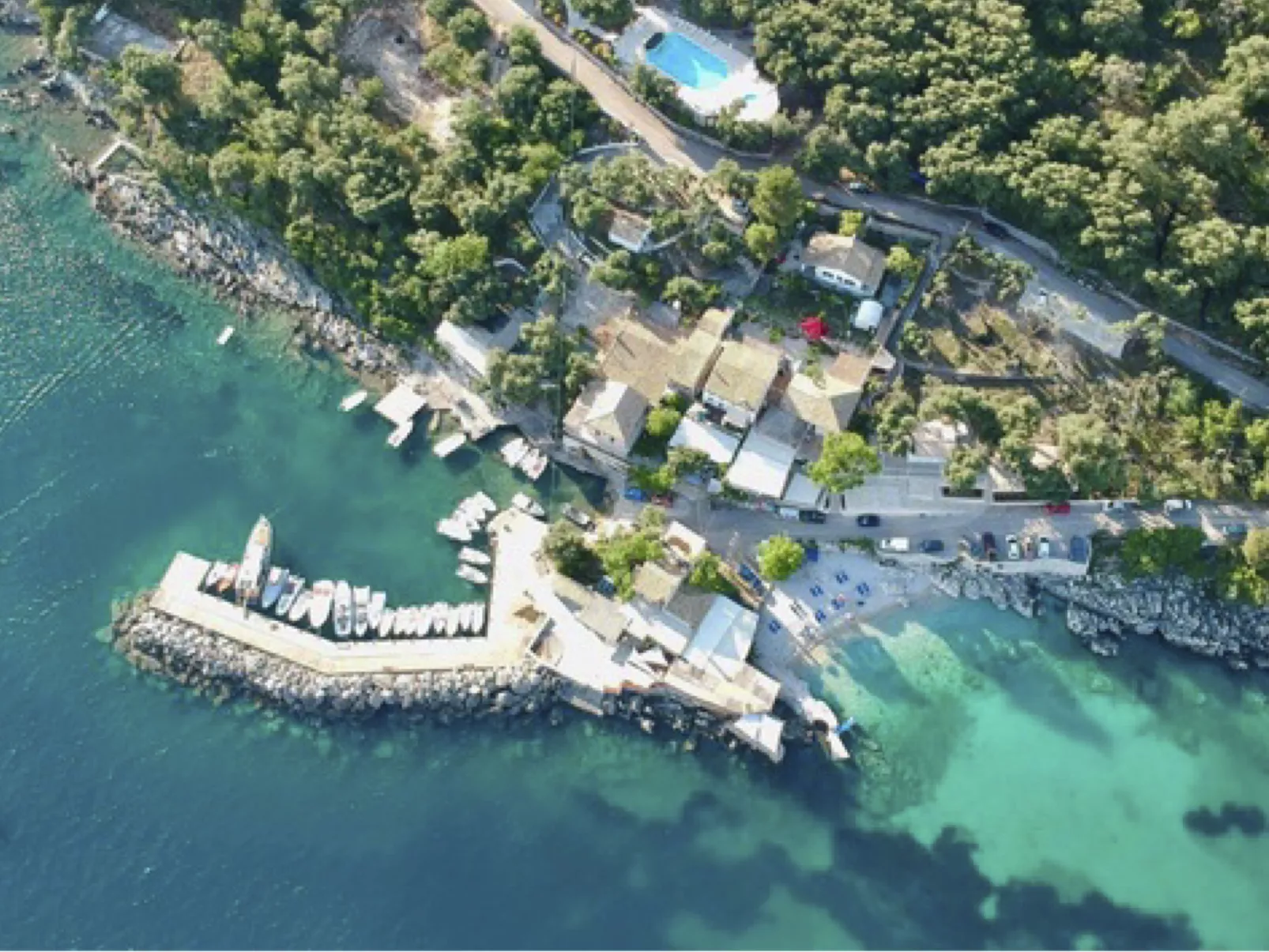 In Nisaki mit Pool-Buiten