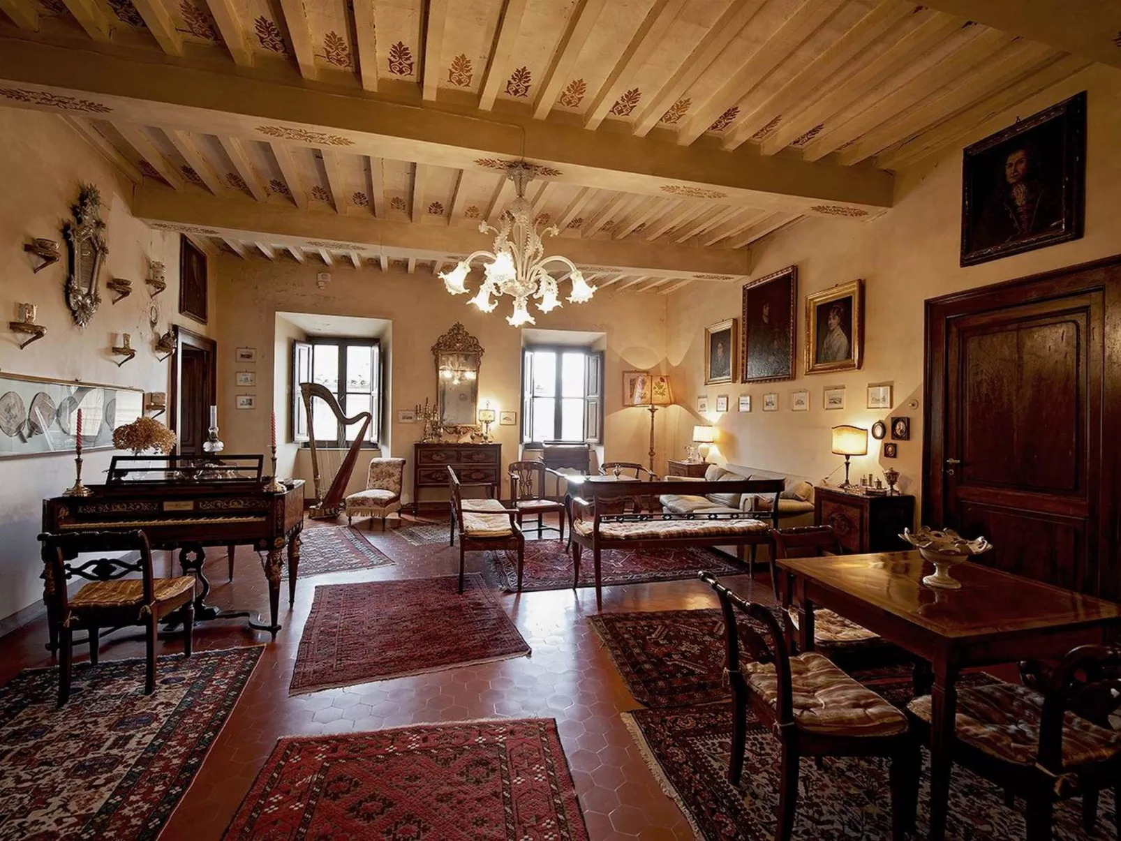 Magie im Schloss, Unterkunft mit Schwimmbad'-Binnen