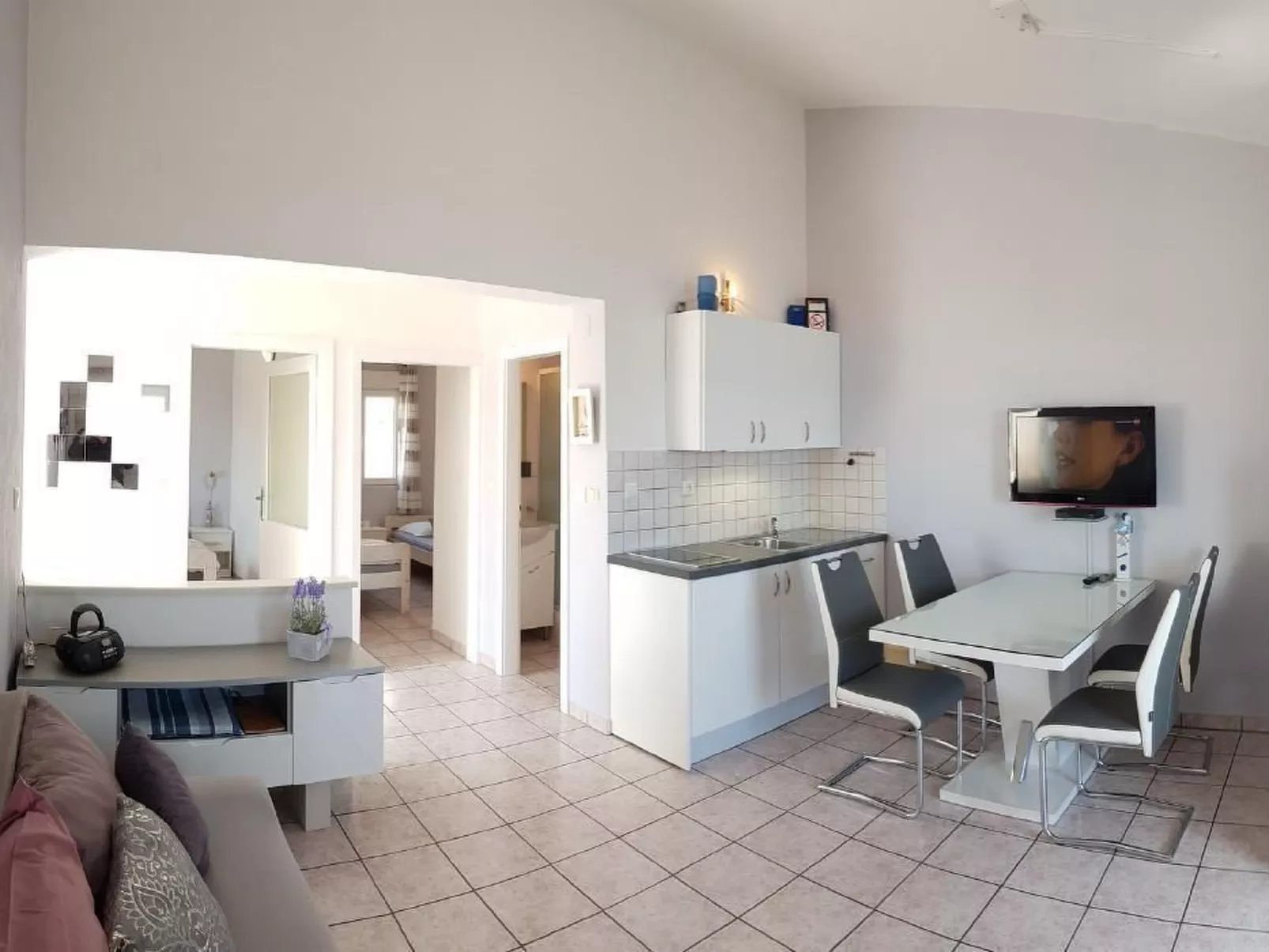 Appartement in Stanići mit Grill - Binnen
