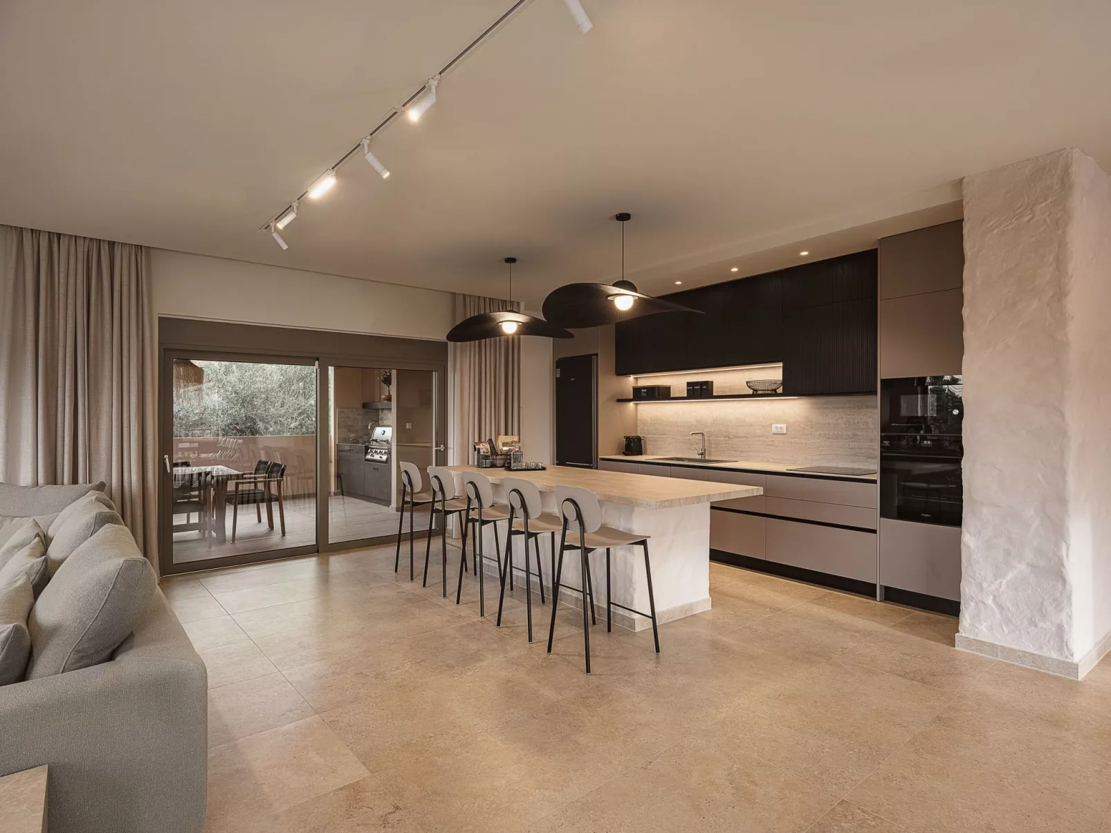 Villa Agali - ''Freier'' beheizter Pool, 70m zum Meer