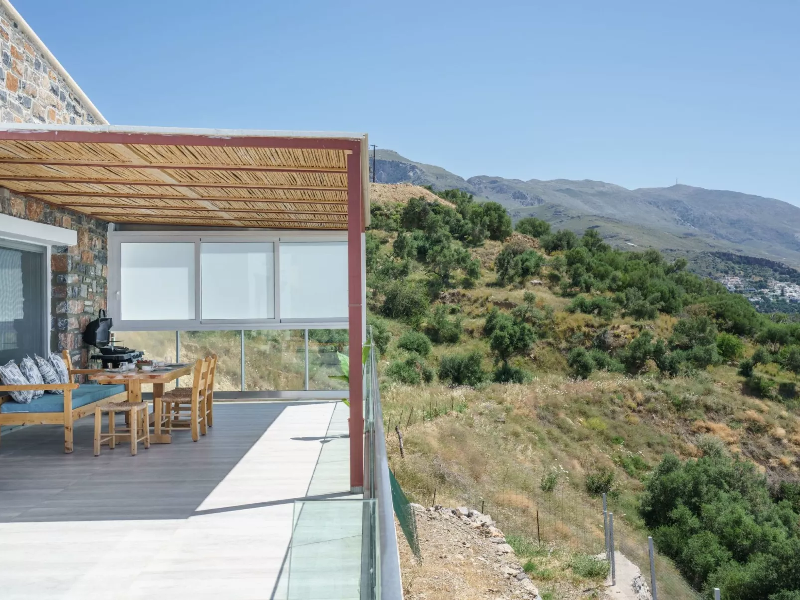 Neue Villa mit privatem Pool und BBQ, 2.5km zum Strand-Buiten