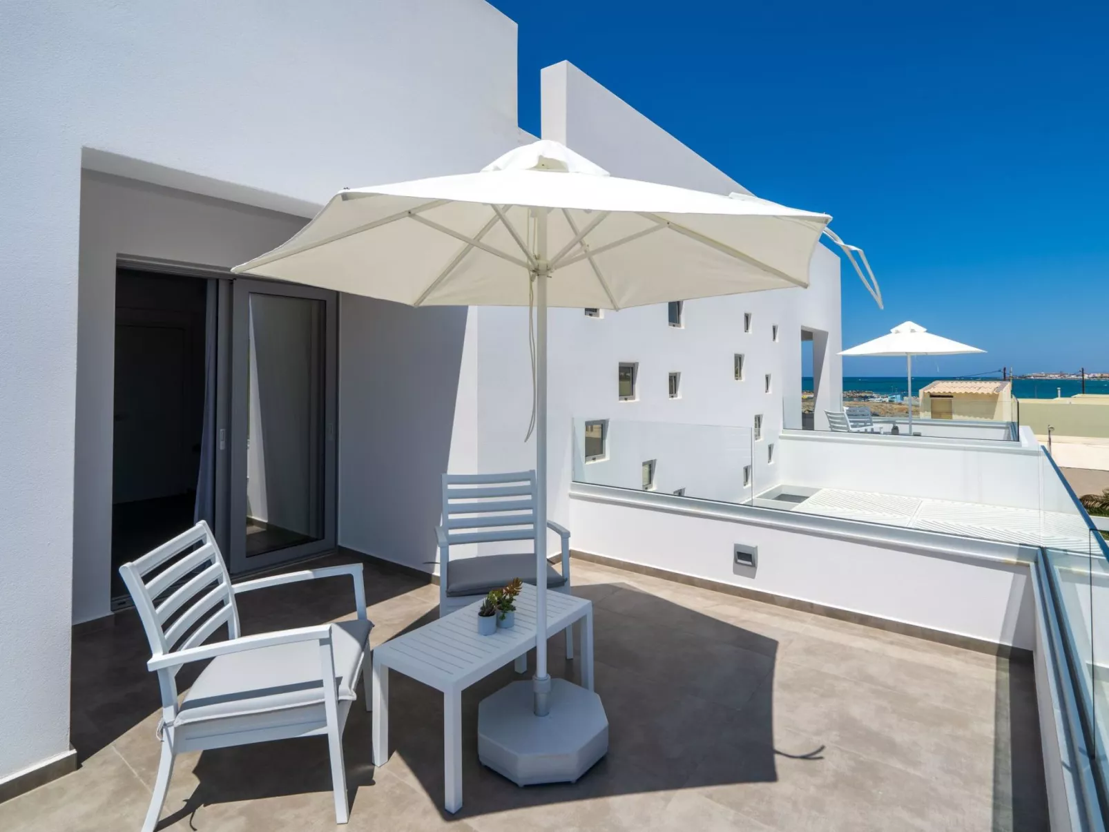 Dias Blaue Villa-Buiten