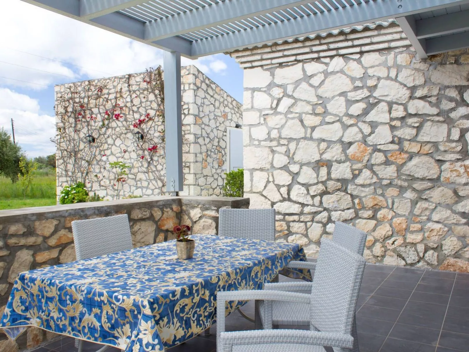 Villa mit zwei Schlafzimmern für 6 Personen. Parken, WiFi-Buiten