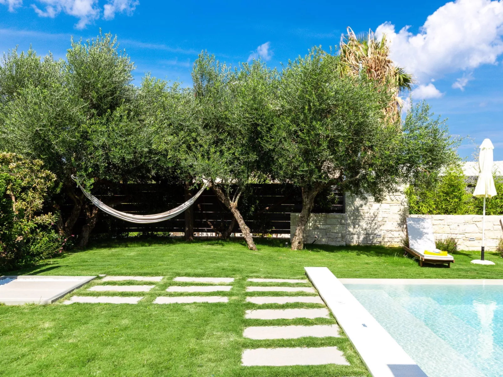 Villa mit beheiztem Pool in der Nähe von Strand und Geschäften-Buiten