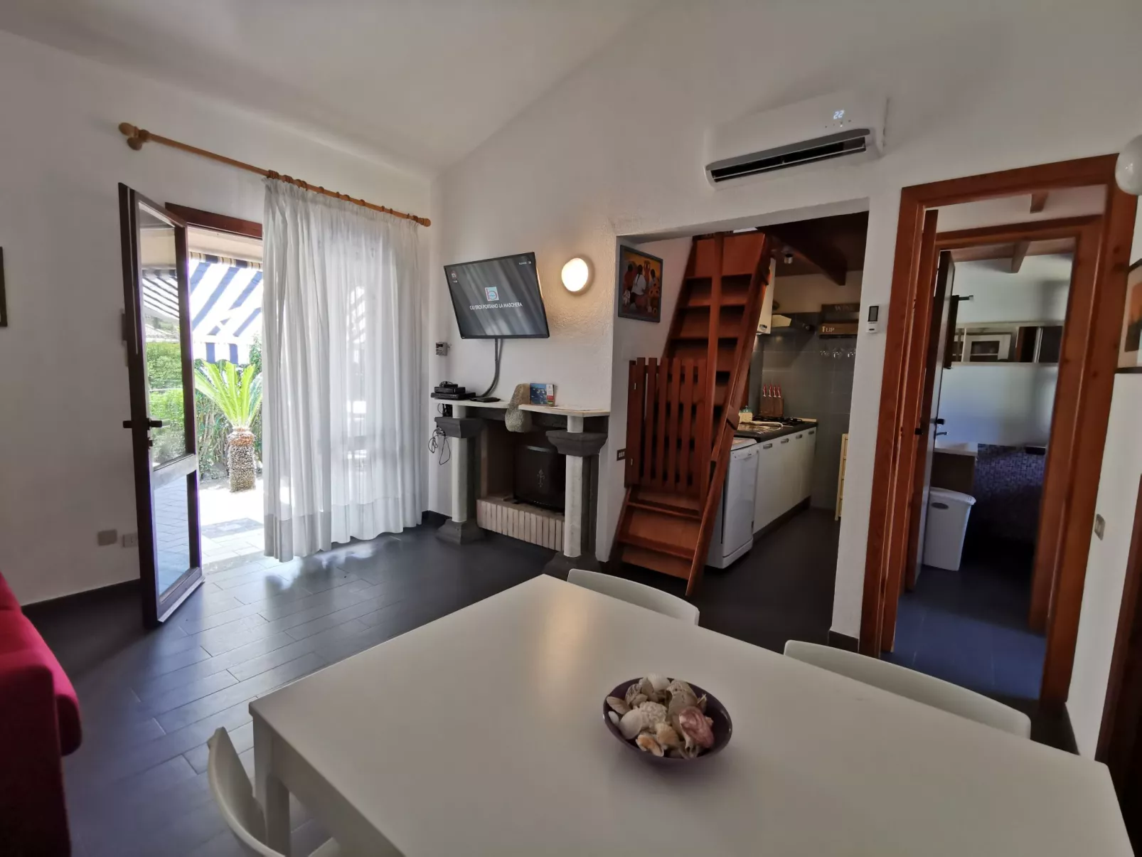 Mit Wasserblick-Binnen