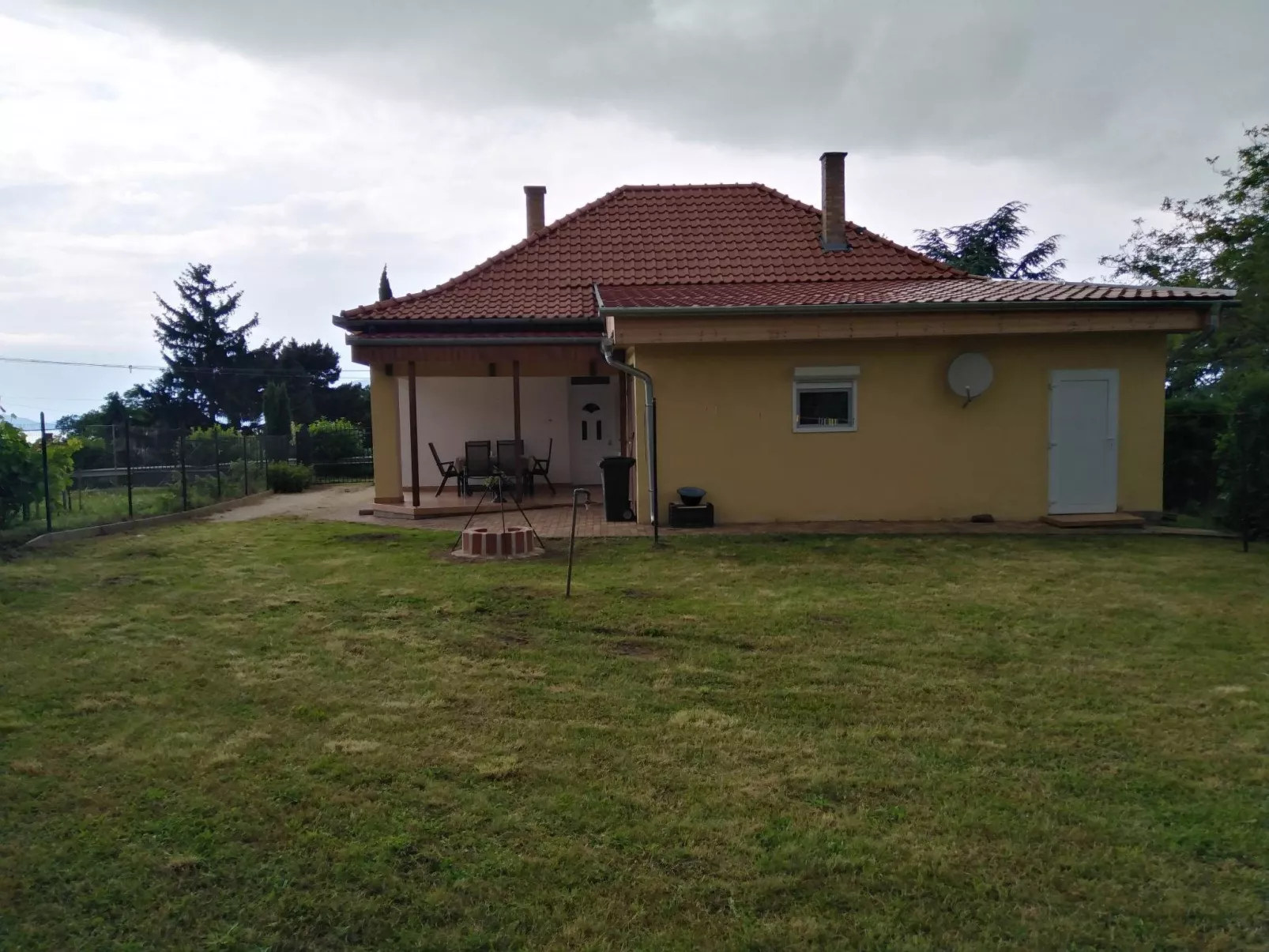 Bequemes Ferienhaus-Buiten