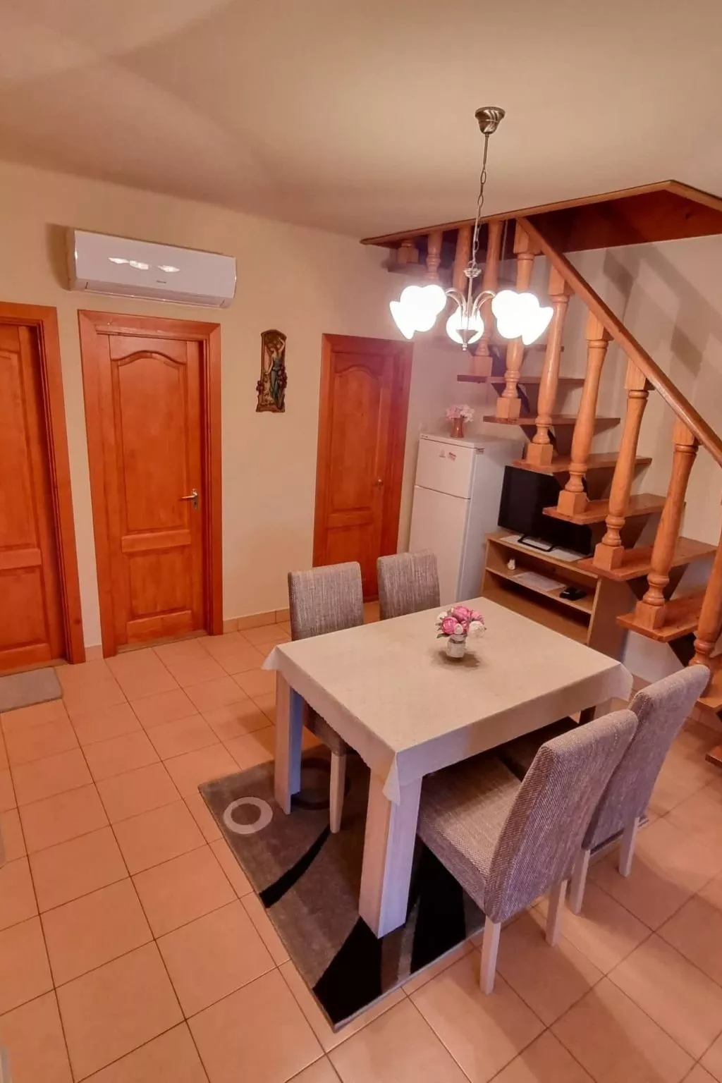 Mit Grill, Terrasse und Garten