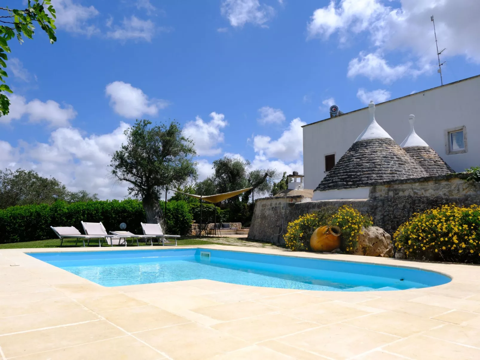Trullo auf dem Lande in Ostuni mit privatem Pool