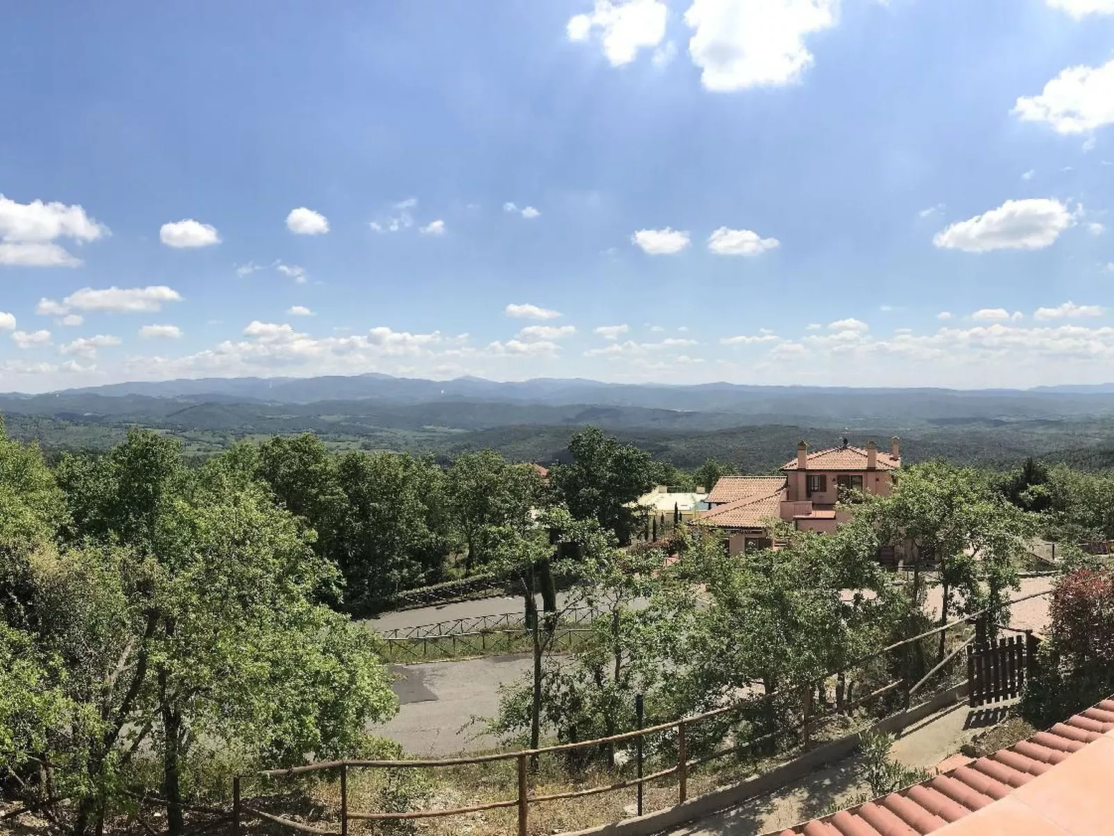 Komfortable und entspannende Wohnung-Buiten