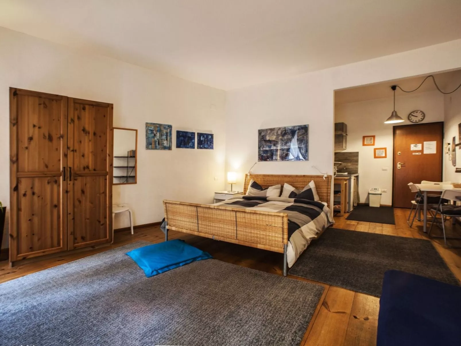 Studio Apartments Altstadt über Manno