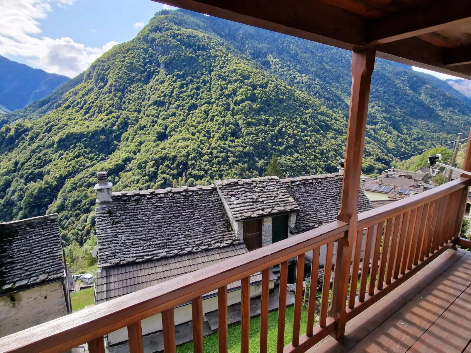 Chalet in den sonnigen Schweizer Südalpen-Image-tags.info