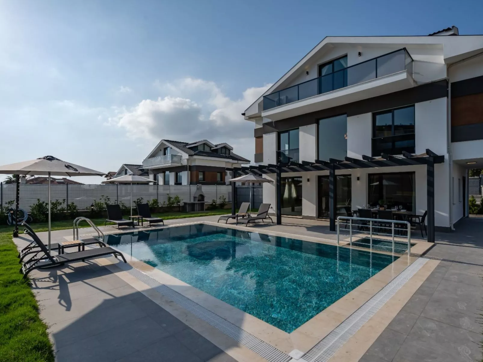 Villa in Ölüdeniz mit Kinderpool