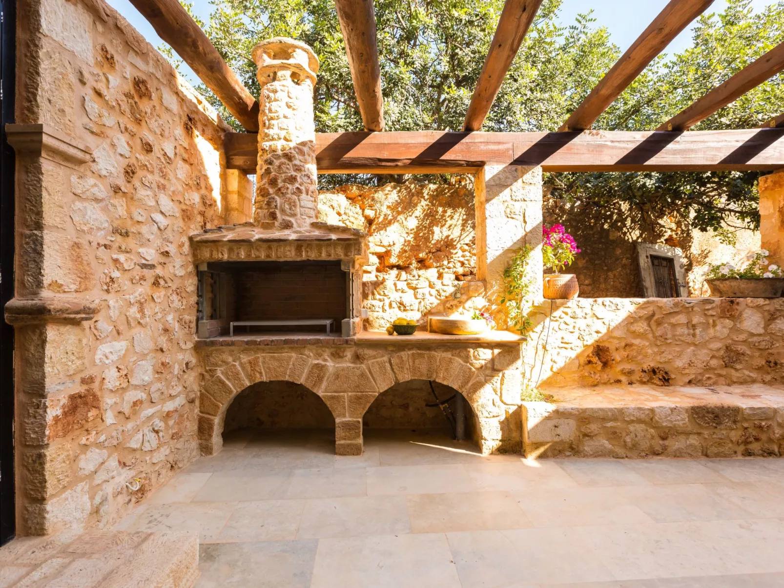 Freistehendes Ferienhaus mit großem Pool