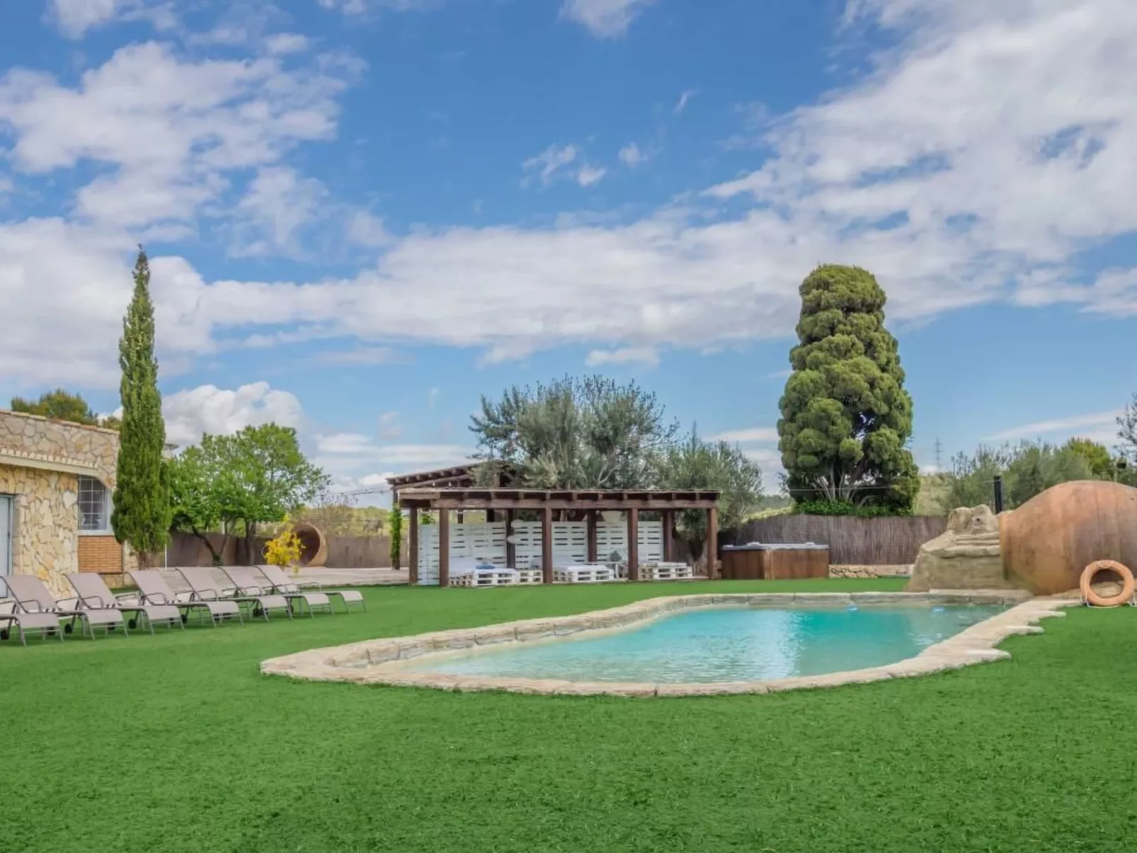 Masia Can Trabal für 24 Gäste mit privatem Pool in der Nähe von Sitges-Image-tags.info