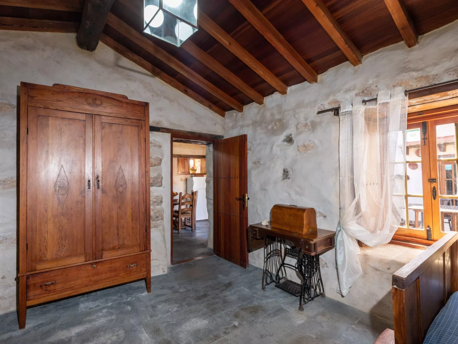 "Tamasite ajuy" mit Schwimmbad