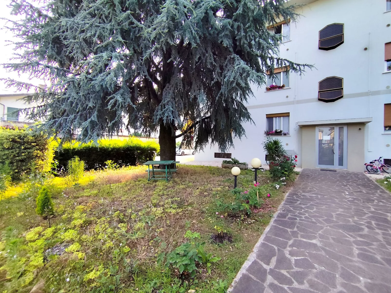 Komfort auf der Bergseite bei Holiday World-Buiten