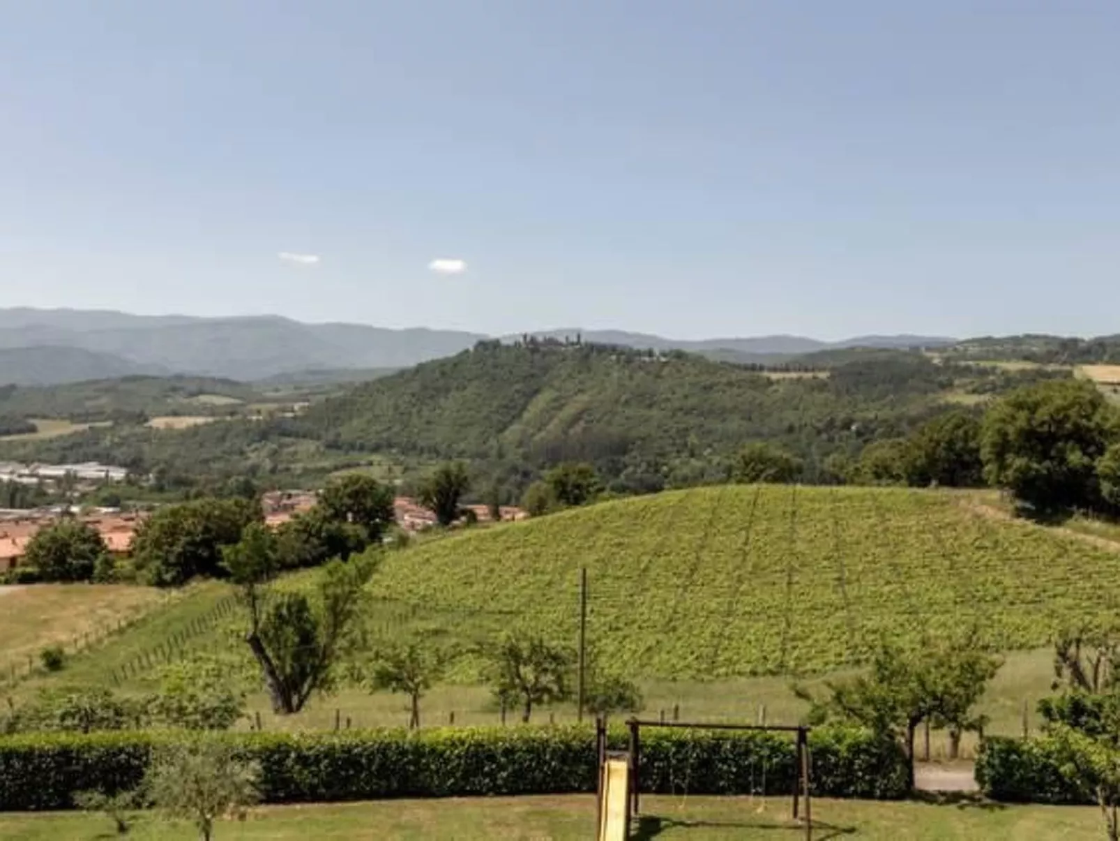 Magnolienhaus mit Pool zwischen Florenz und Arezzo