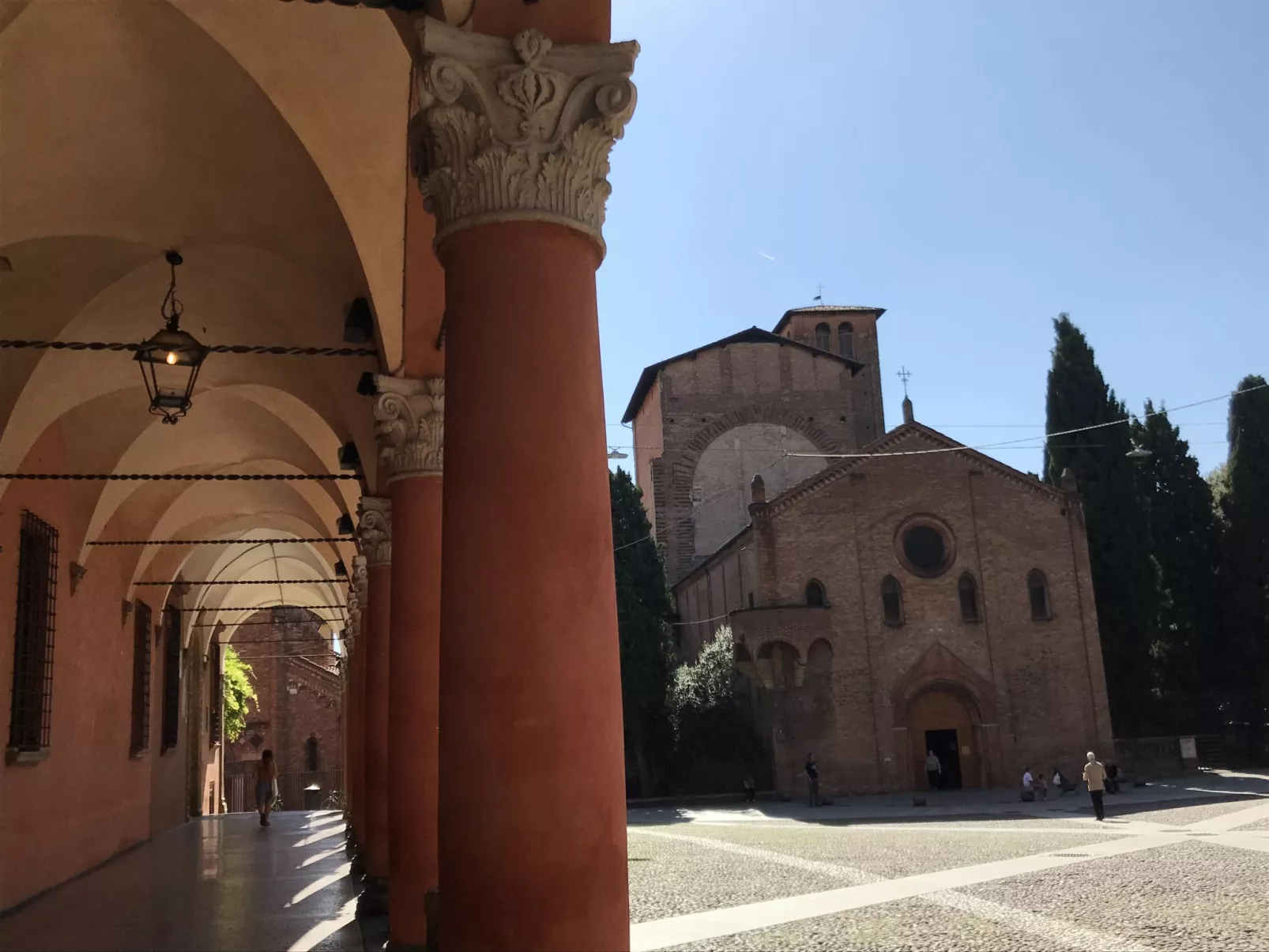 Auf dem Messegelände 14, in der Nähe des Zentrums und gegenüber dem Messegeländ