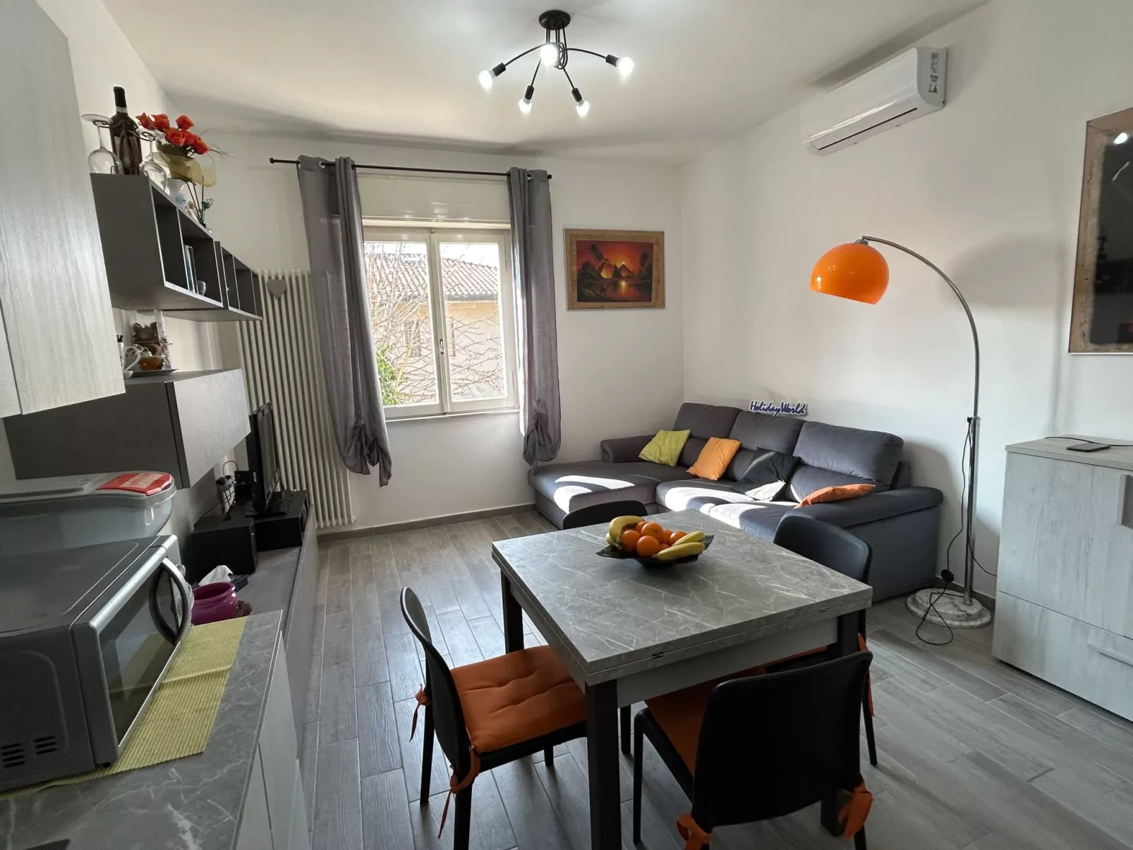 Casa Titty von Holiday World