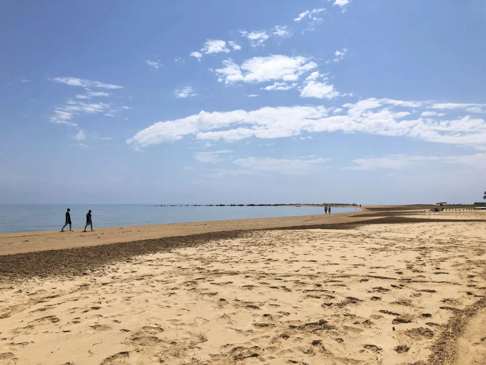 "Mare e Monti" mit eigenem Pool-Omgeving