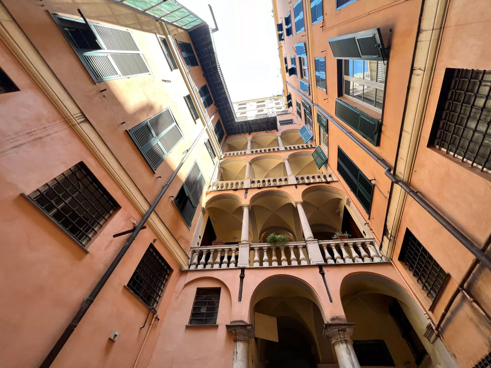 'Doge Antonino' mit Wi-Fi-Buiten