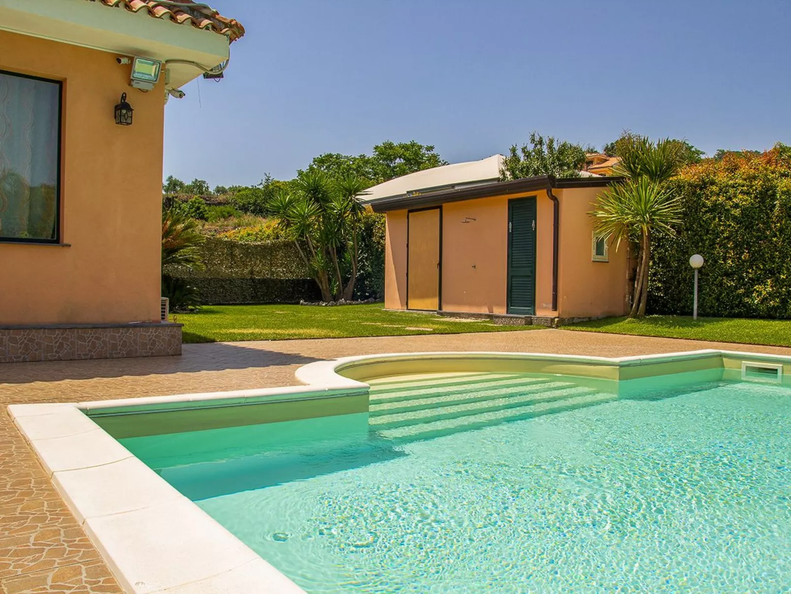Ferienvilla 'Villa Aura' mit Pool