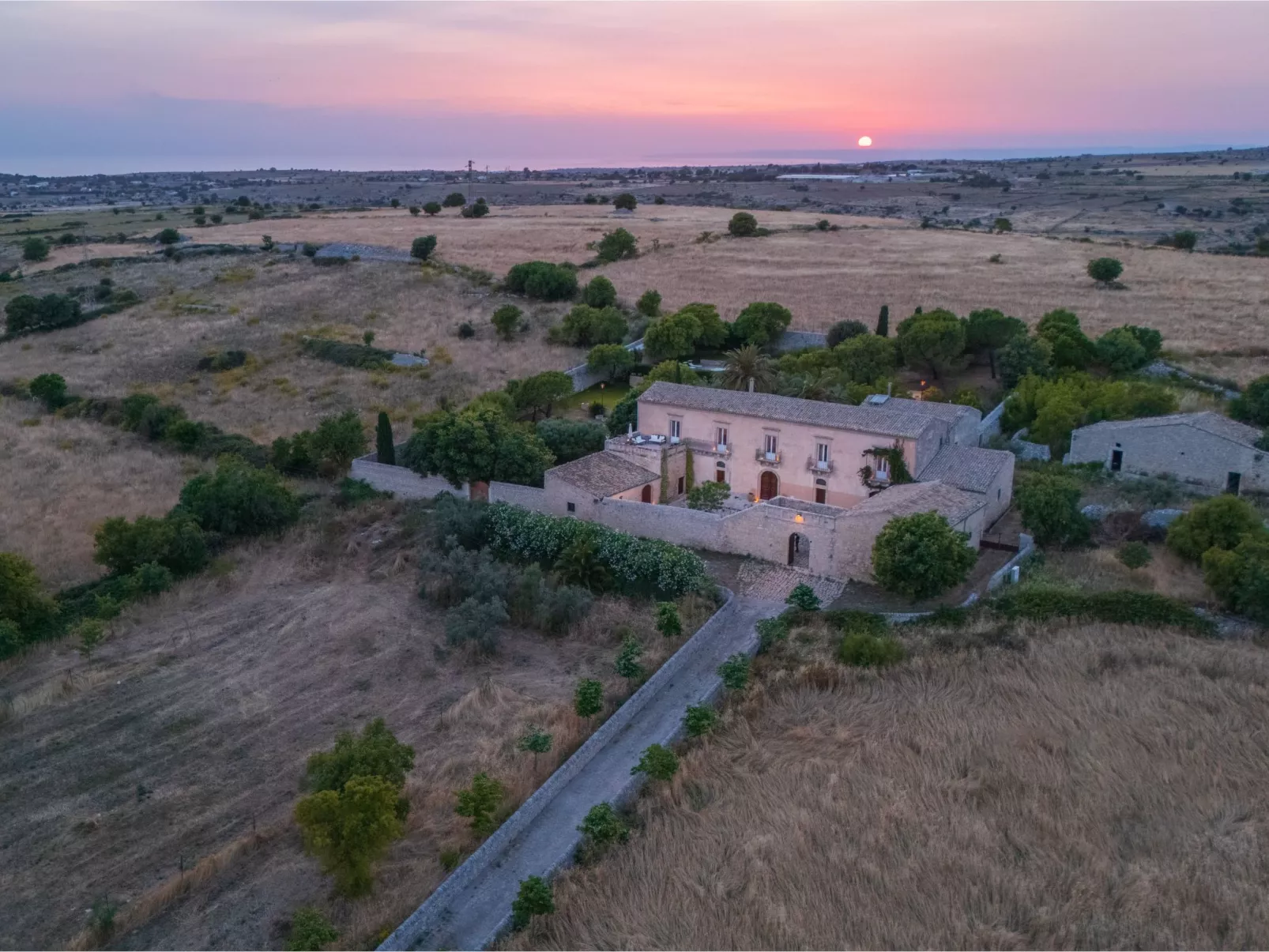 Scifazzo, typisch sizilianische Villa mit Swimmingpool