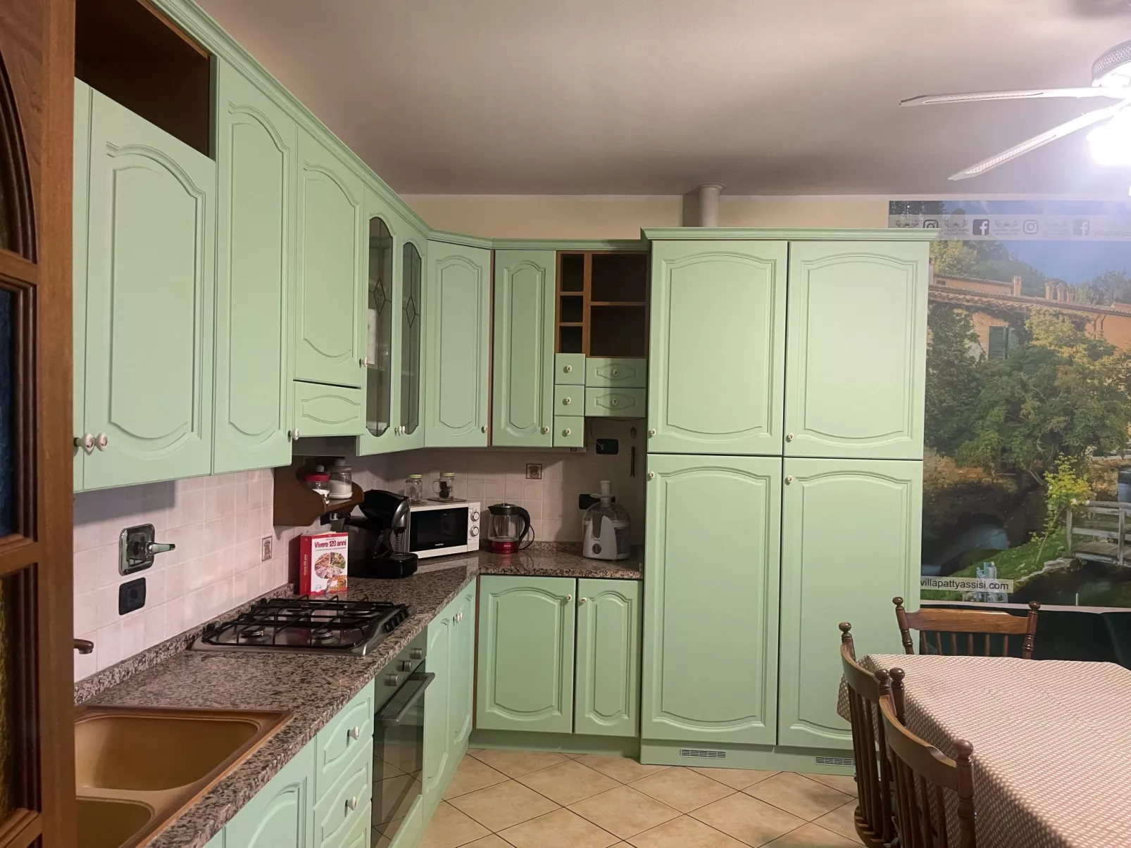 Villa Patty Assisi-Binnen