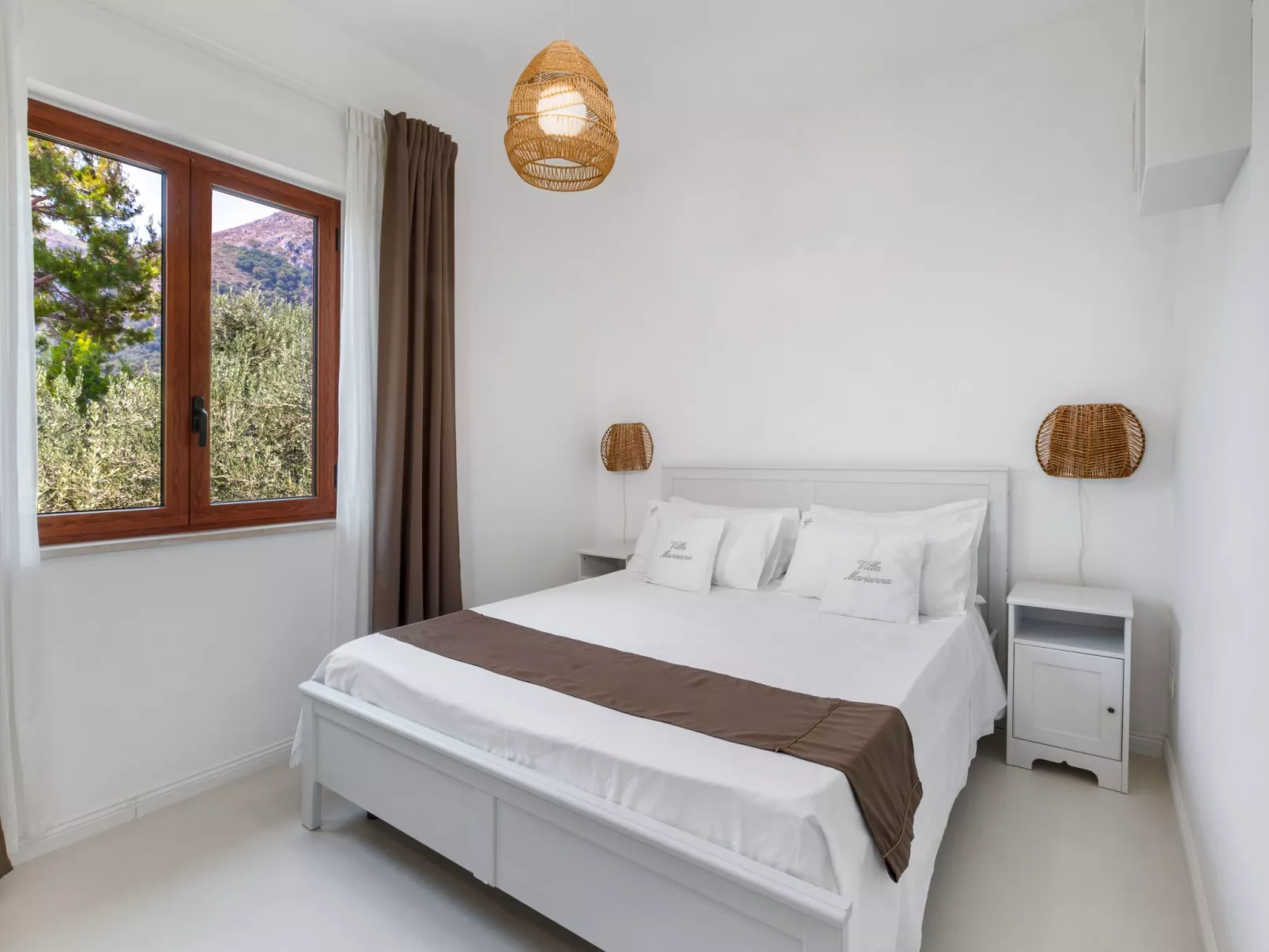 Haus in Sirenuse mit Panoramaterrasse-Binnen