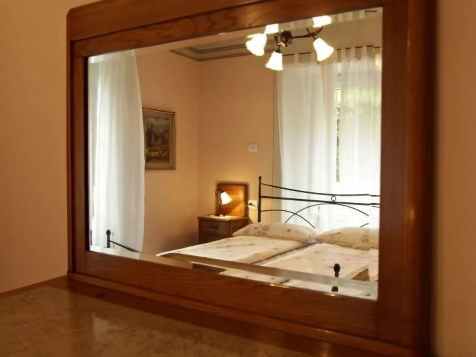 Jugendstilvilla mit Blick auf den Comer See-Binnen