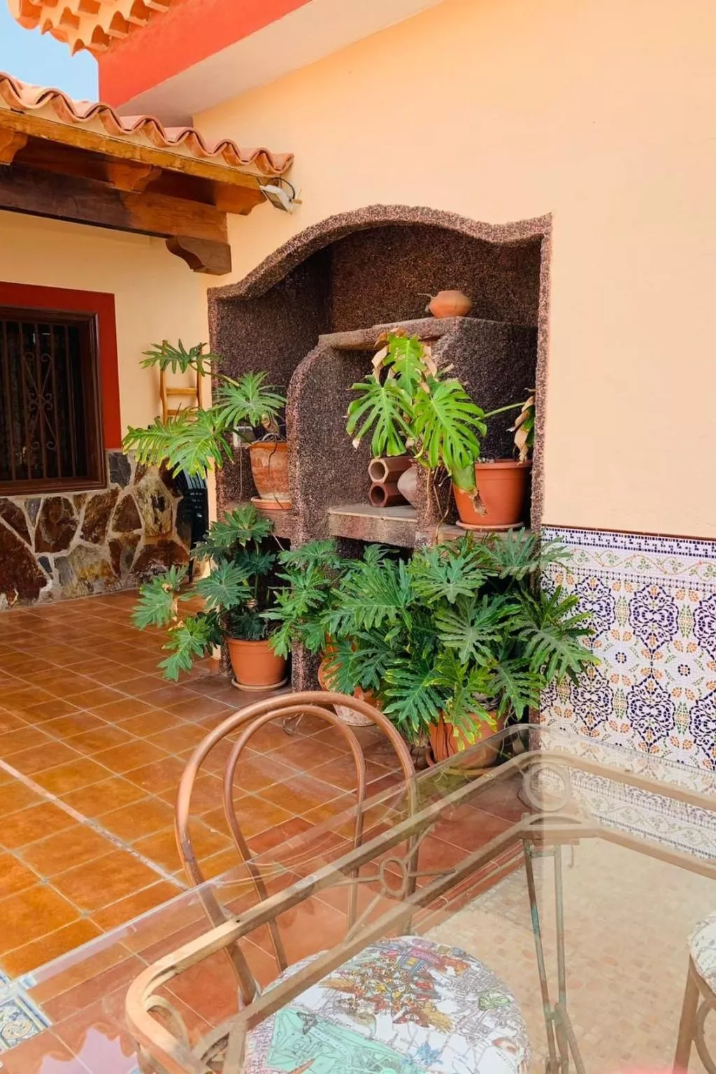 "Floratere" mit Terrasse-Buiten