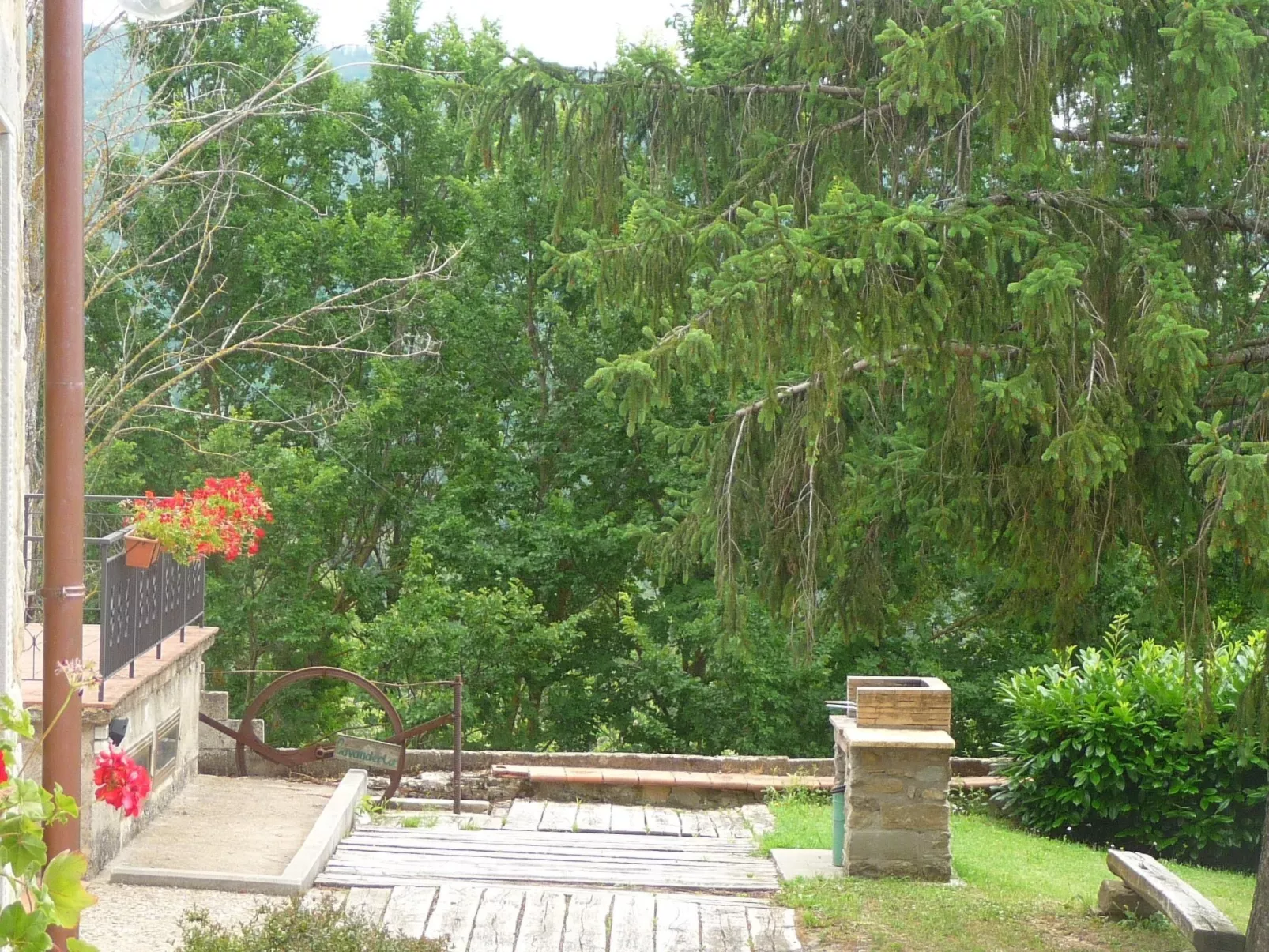 Fichtenhaus mit Schwimmbad zwischen Florenz und Arezzo