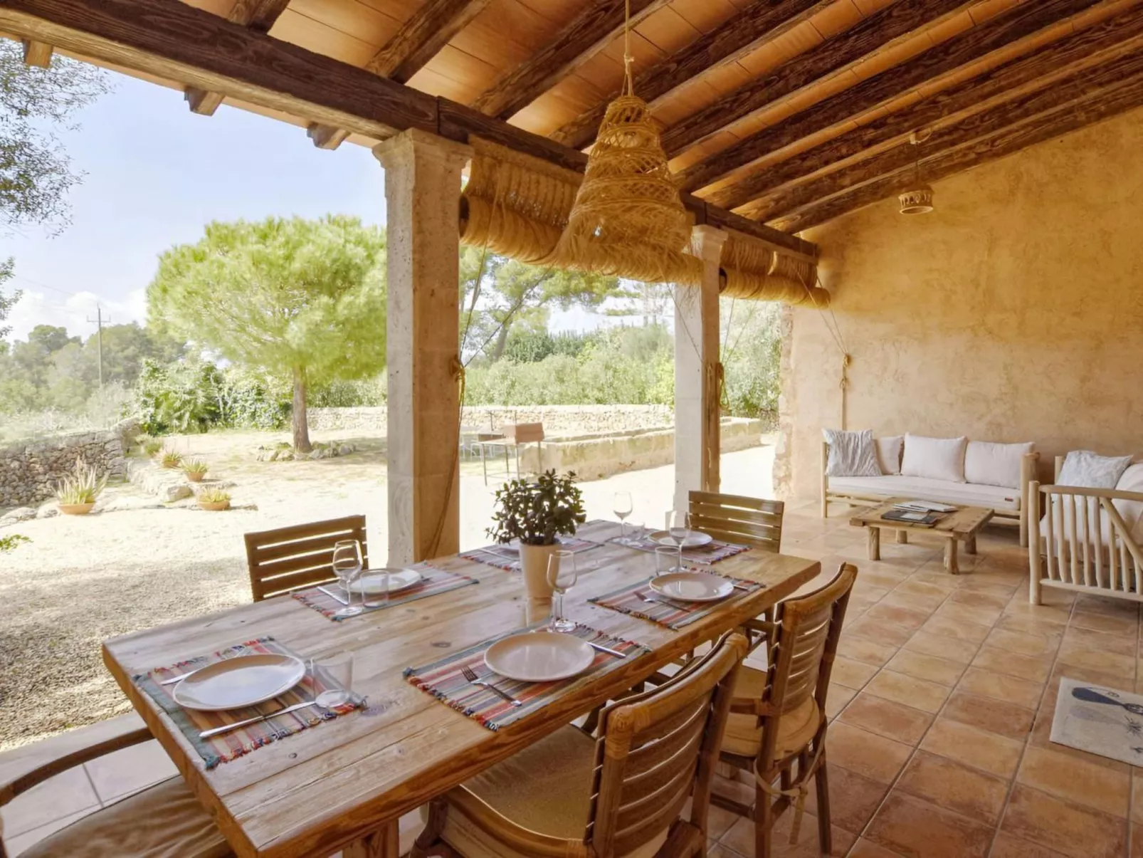 Finca in idyllischer Umgebung Pool & Klima 8 Pers-Binnen