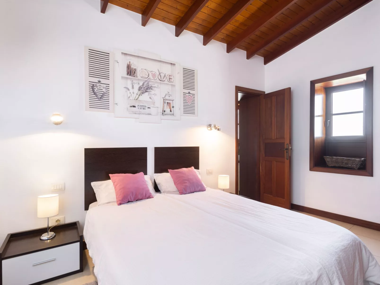 Cruz de los Martillos-Binnen