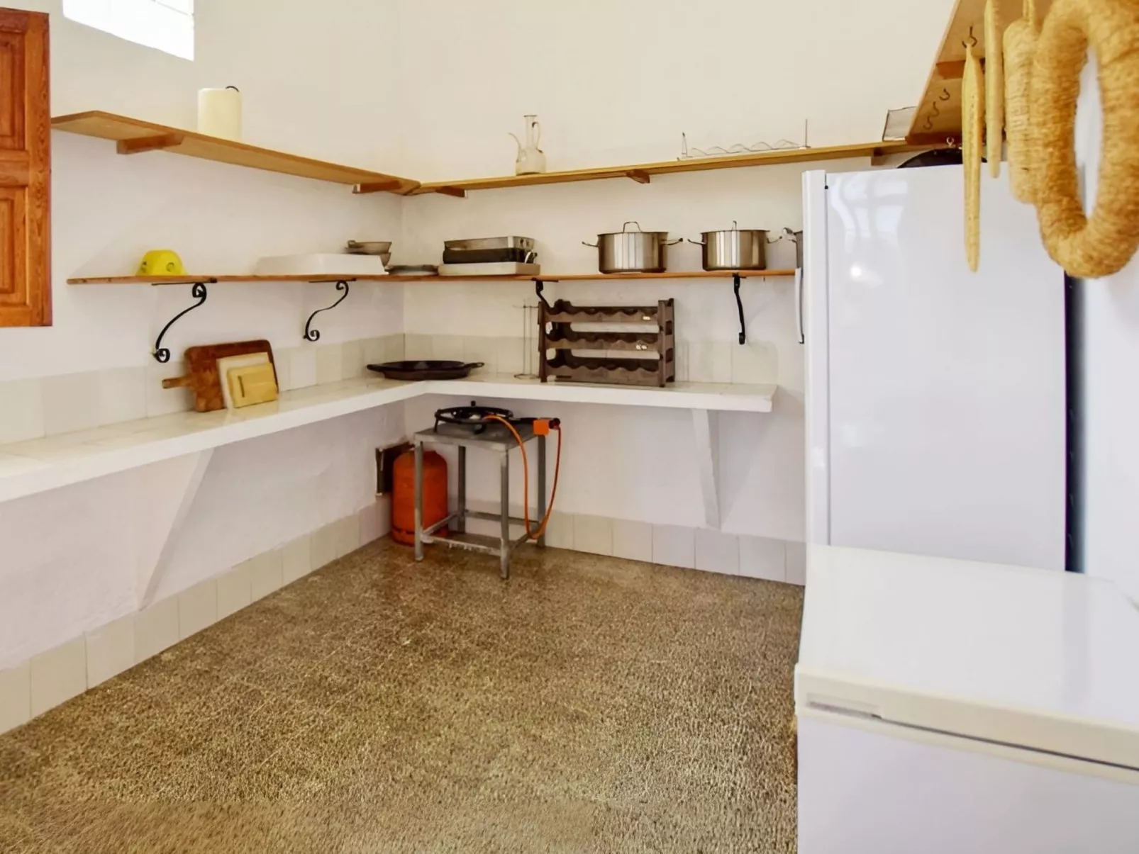 Großes Landhaus mit Schwimmbad in Meeresnähe-Binnen