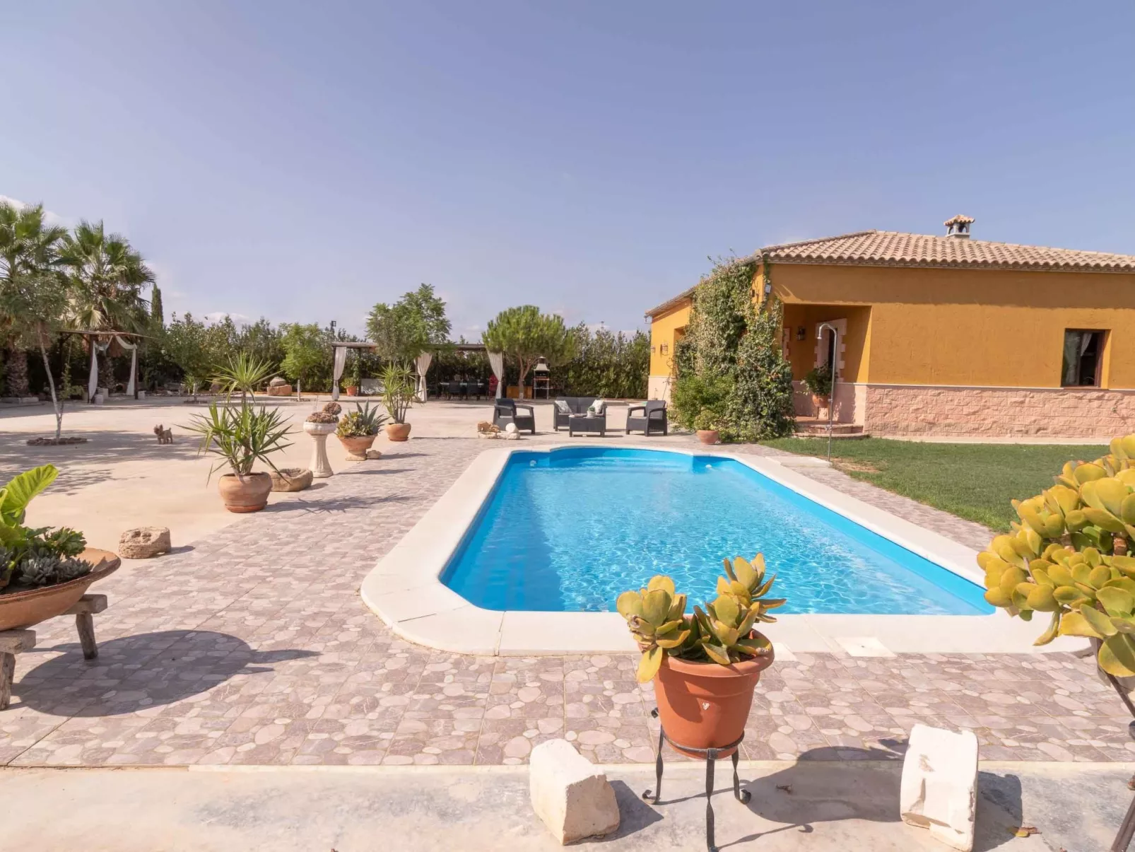 Villa Lucrecia Landhaus-Buiten