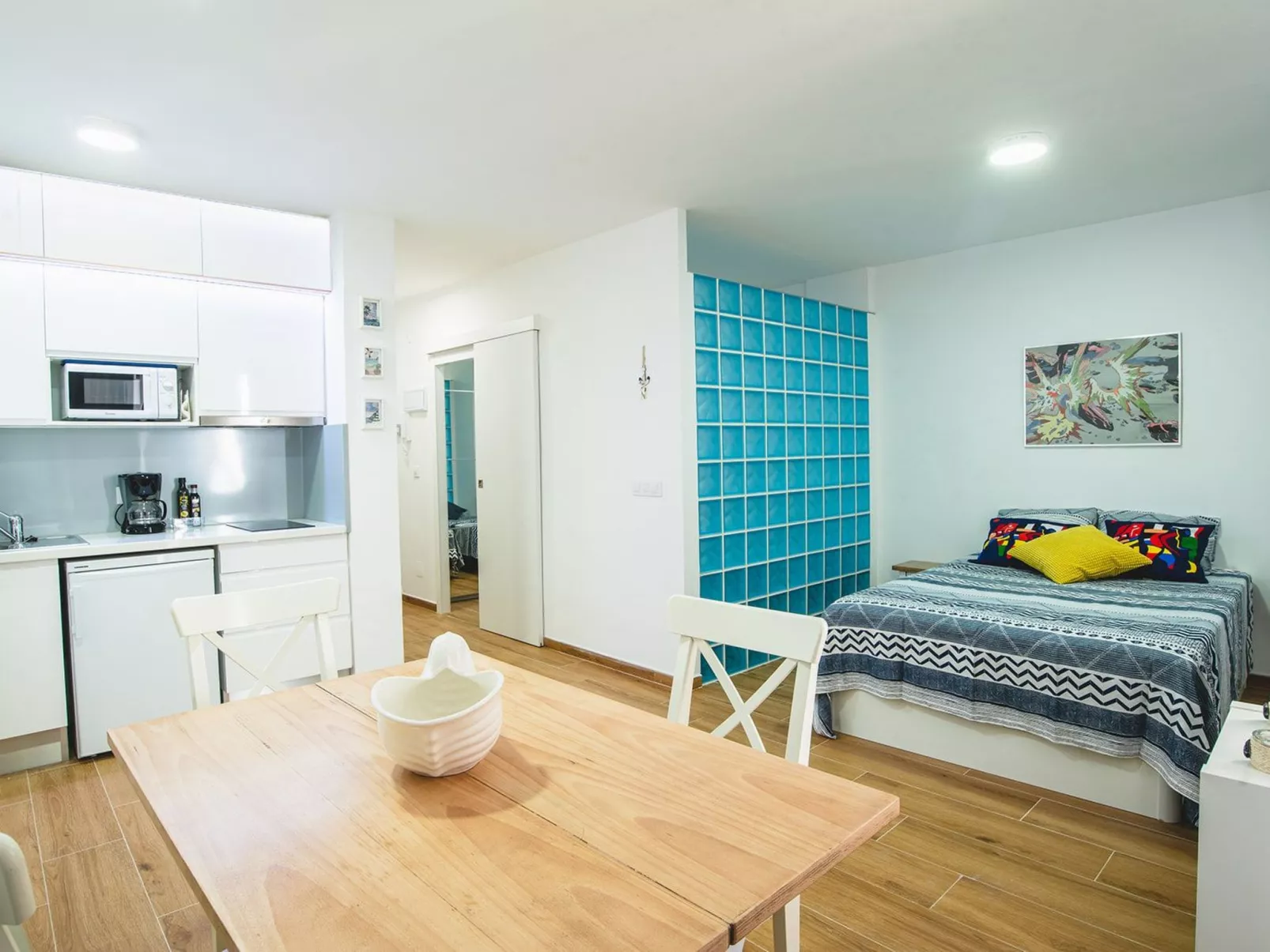 Appartement mit überdachtem Balkon und Meerblick in Strandlage-Image-tags.info